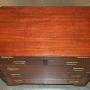 Commode militaire vintage avec plateau coulissant et dessus extensible