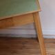 Table de cuisine ou de bureau en bois clair, années 30-40
