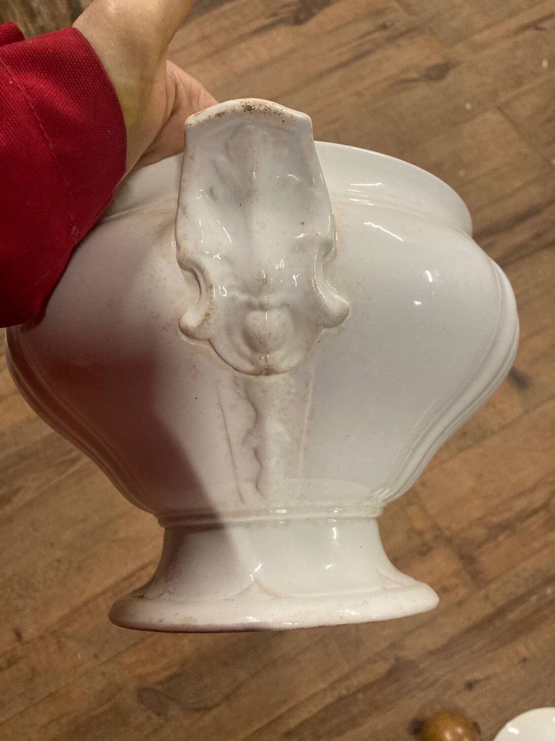 19th century Paris white porcelain tureen