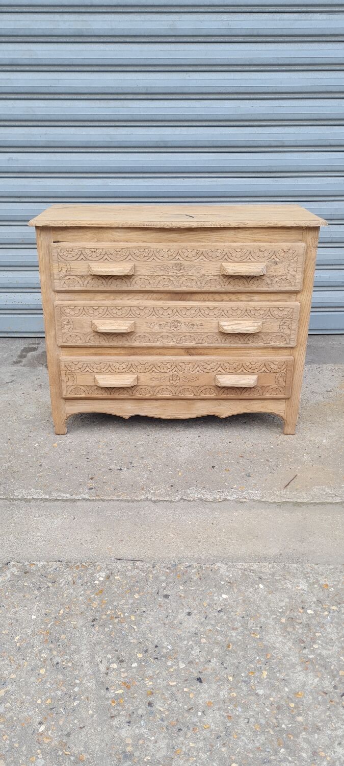 Breton chest of drawers in solid oak