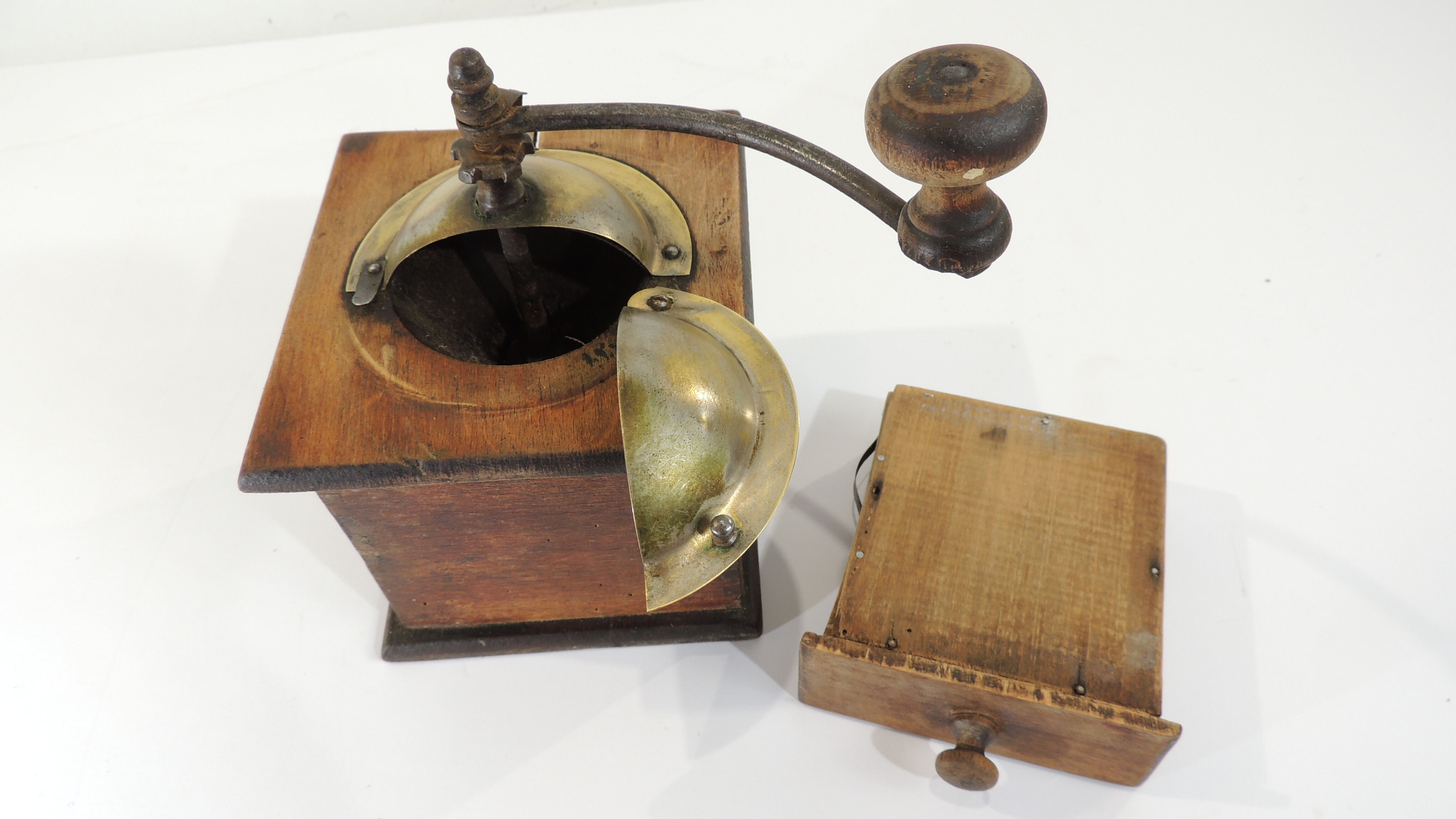 Wood/vintage coffee grinder