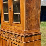 Kitchen cabinet