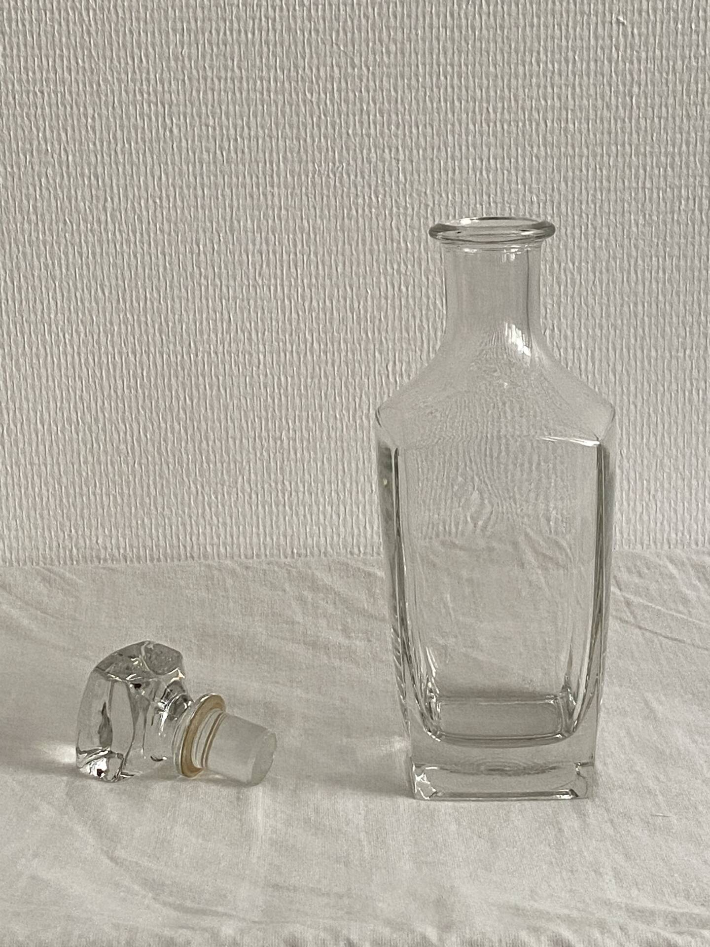 Glass carafe