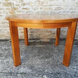 House Regain elm table with two extensions