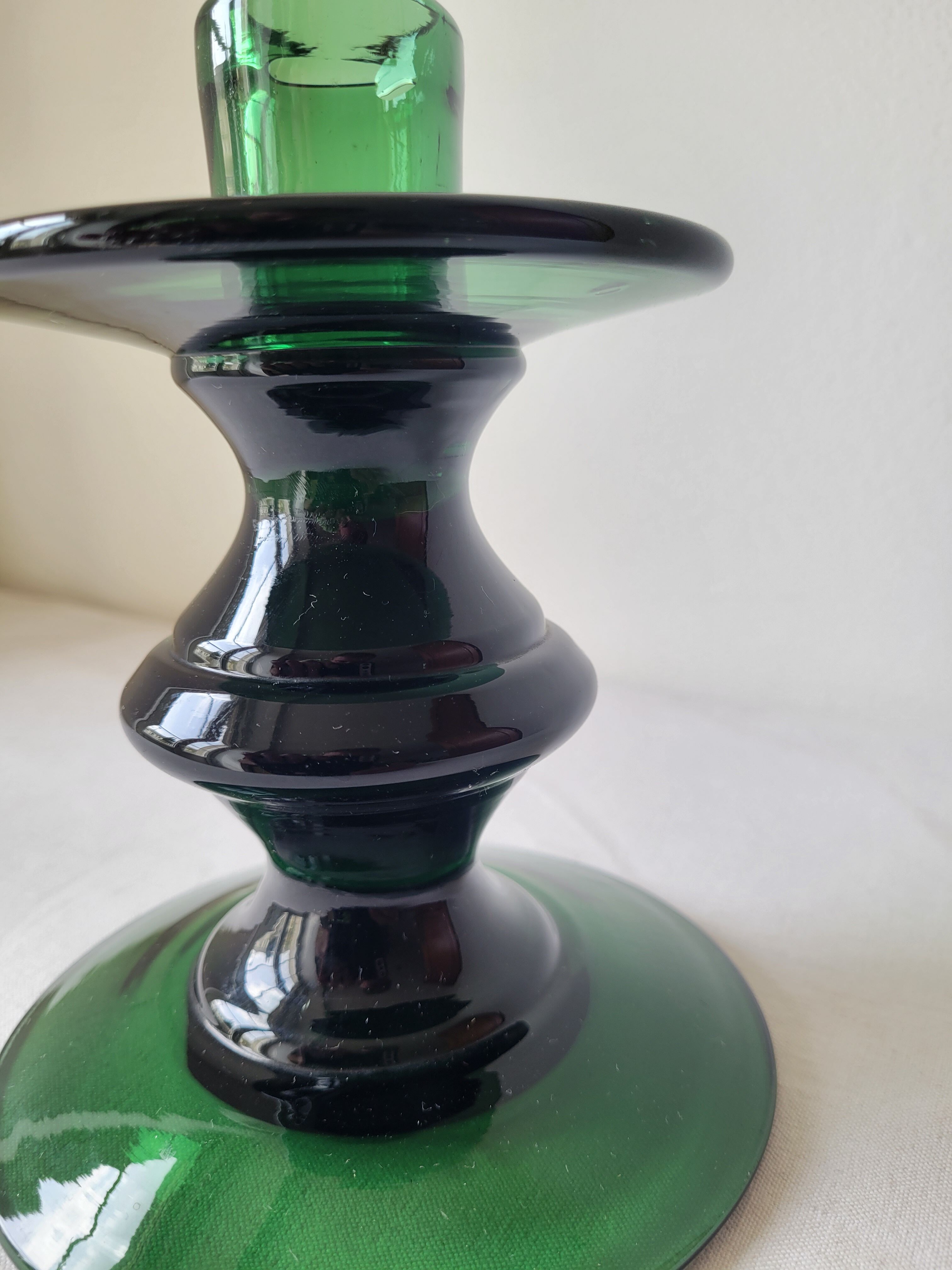 Empoli verde candle holder in green glass