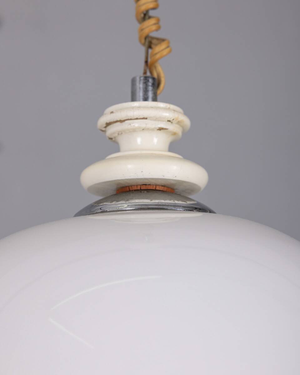 VINTAGE 1970S CHANDELIER IN WHITE AND YELLOW GLASS, ITALIAN DESIGN