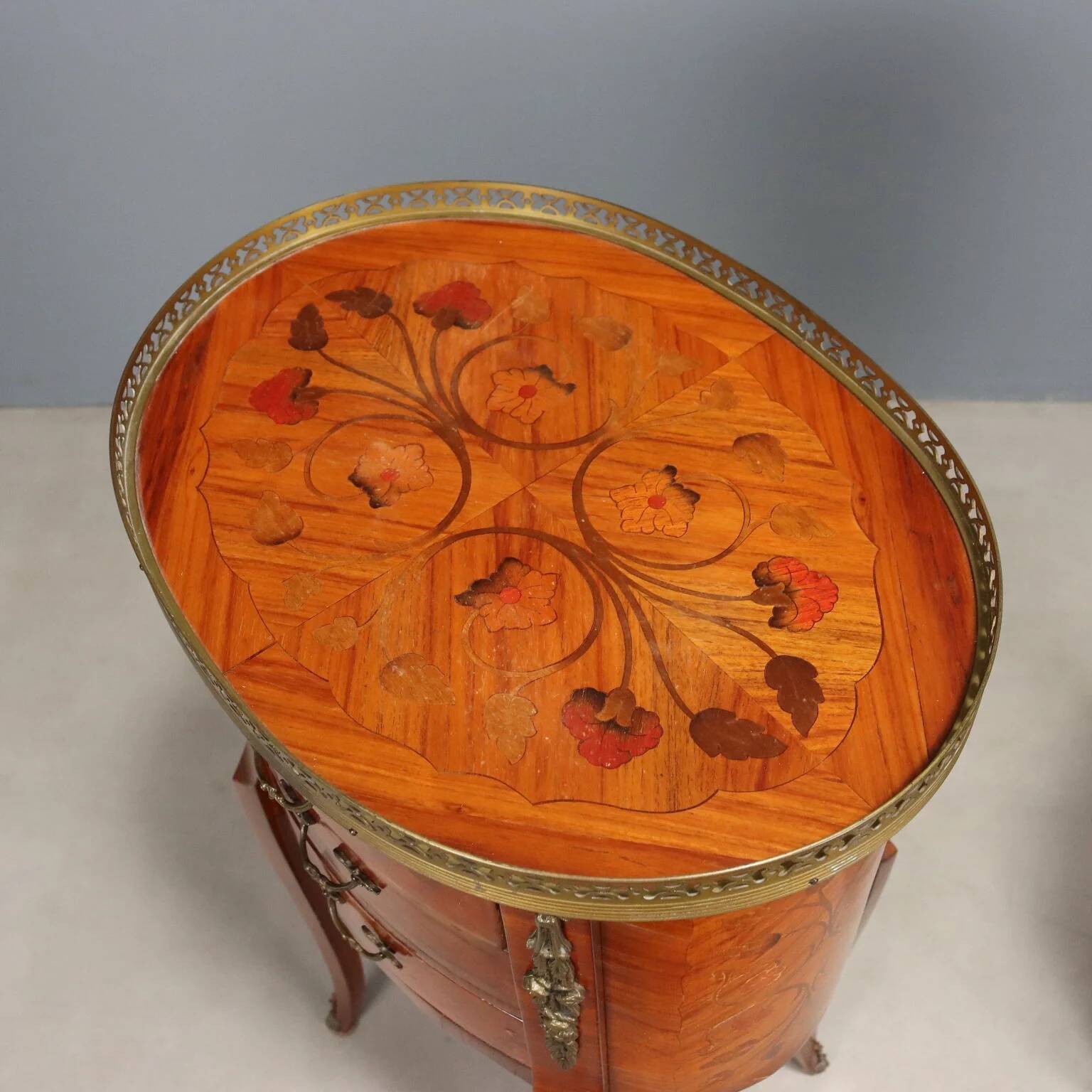Tables de chevet anciennes style Napoléon III en bois de rose XXe siècle