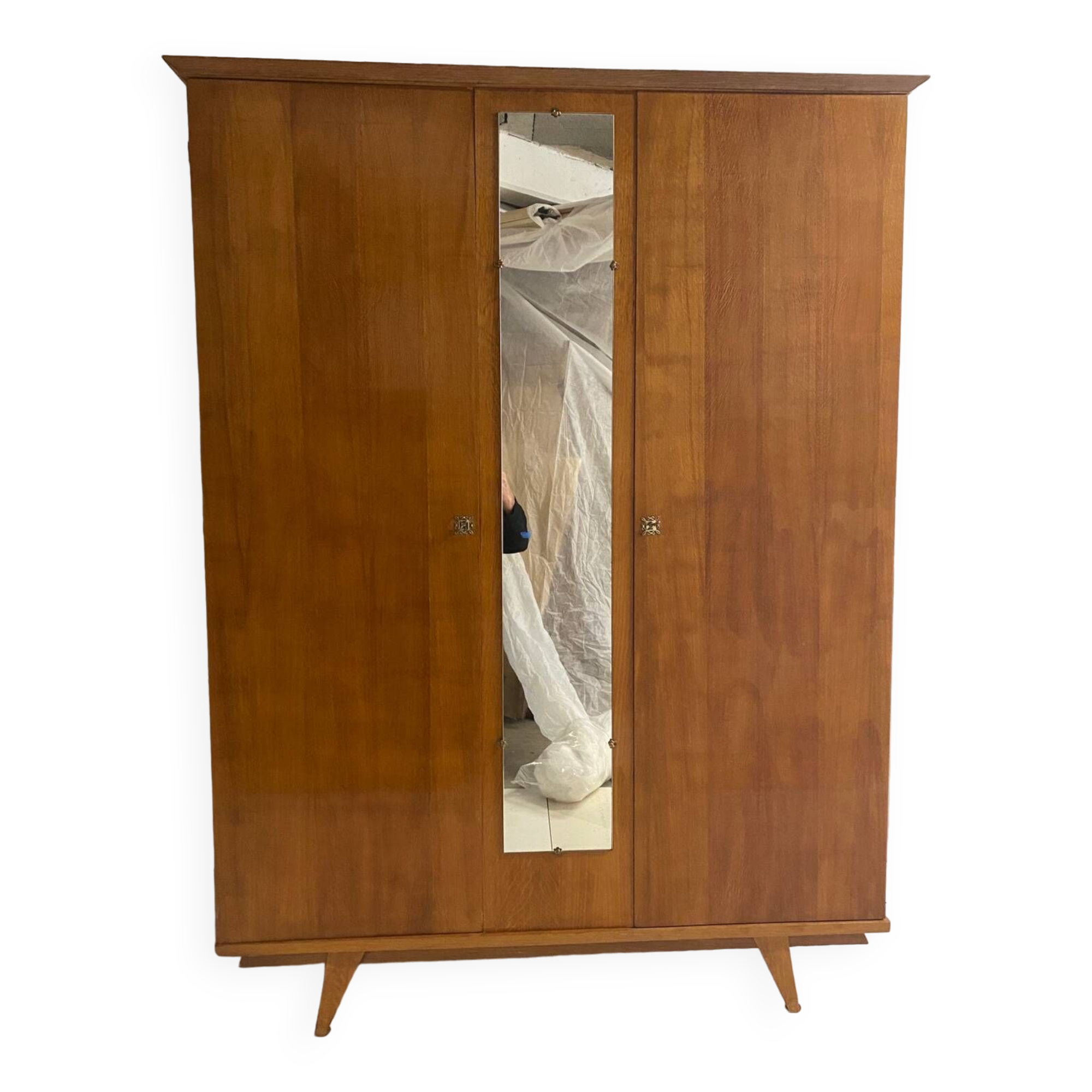 Armoire vintage pieds compas