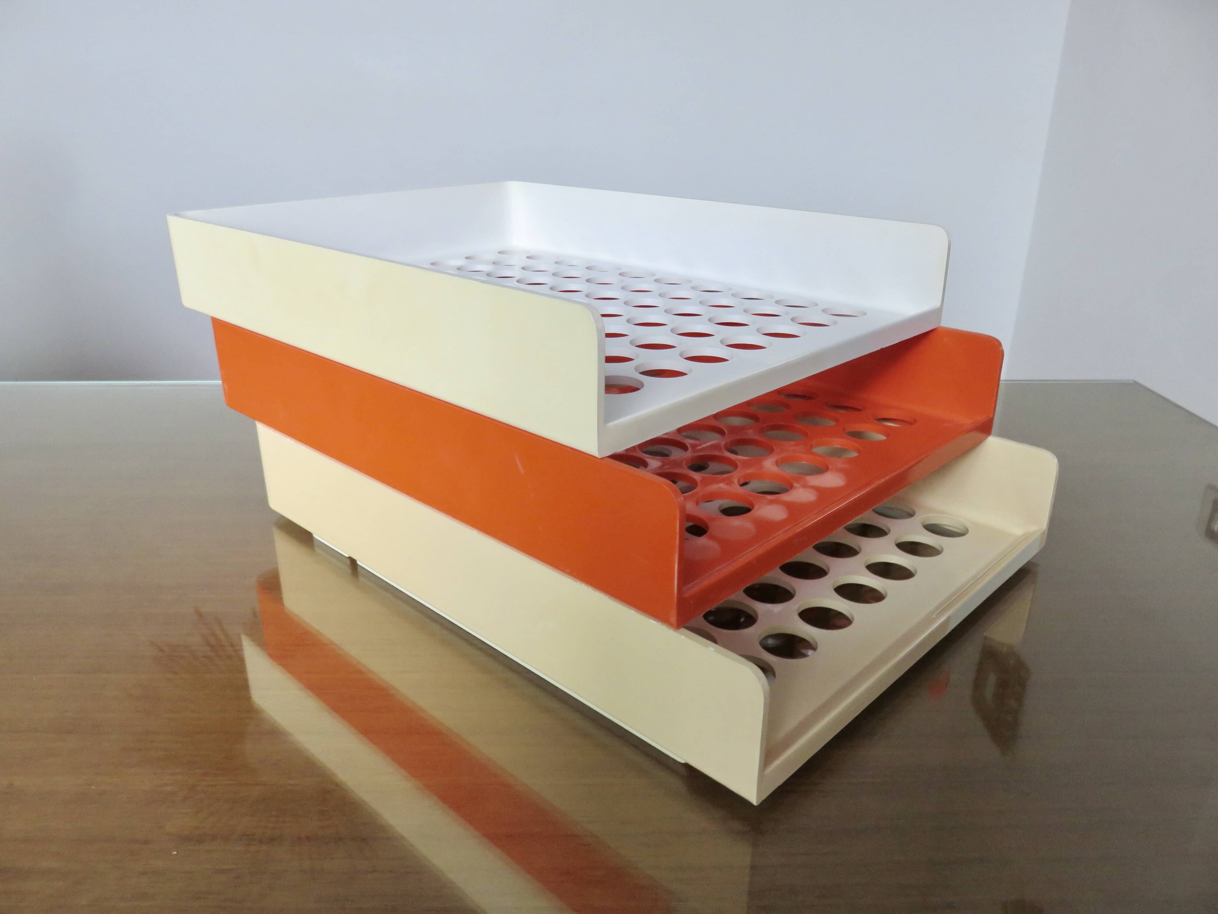 Series of 3 benches, mail storage, Roger TALLON 70s