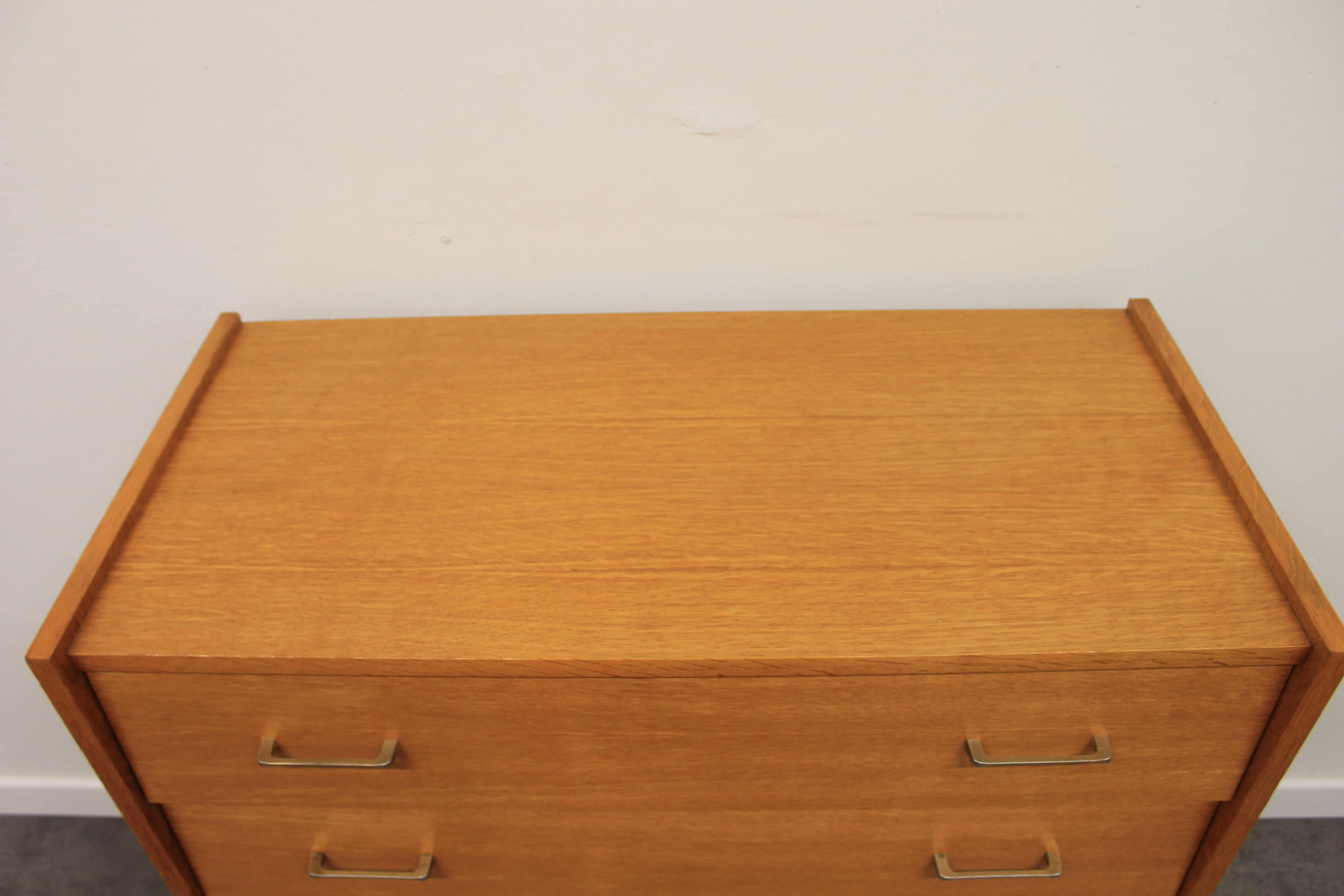 Commode vintage