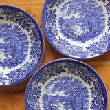 3 Broadhurst Staffordshire English earthenware calotte plates