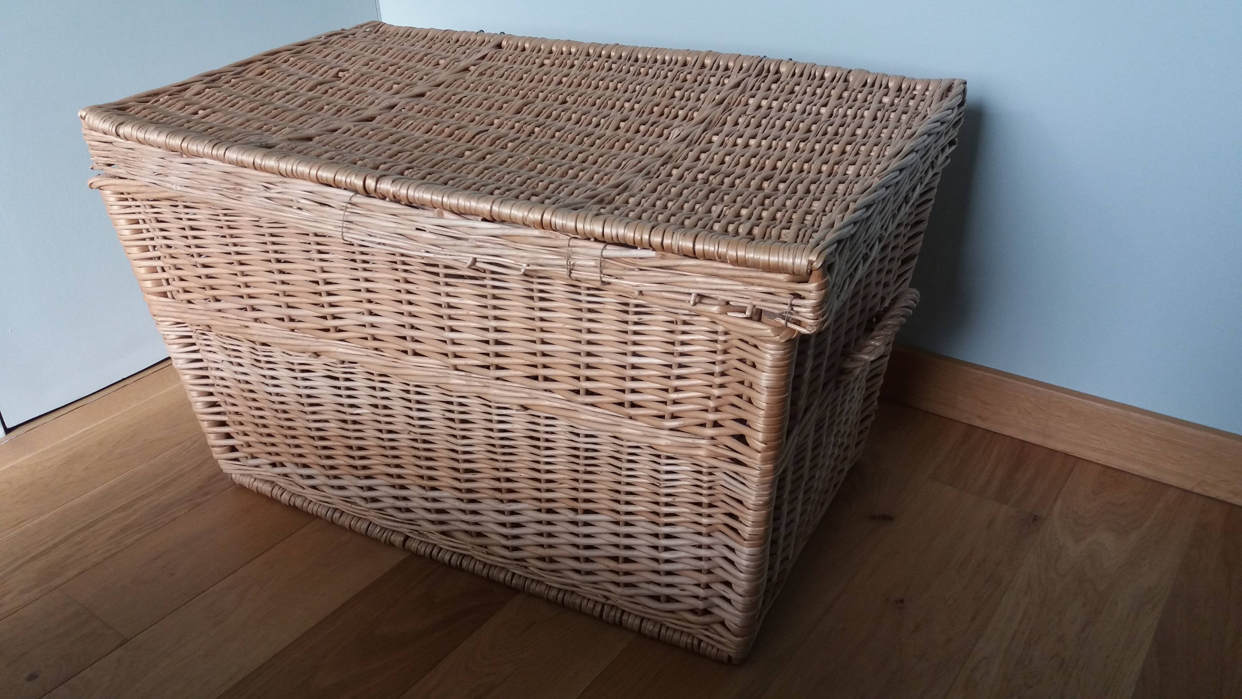 Wicker crate, very large basket
