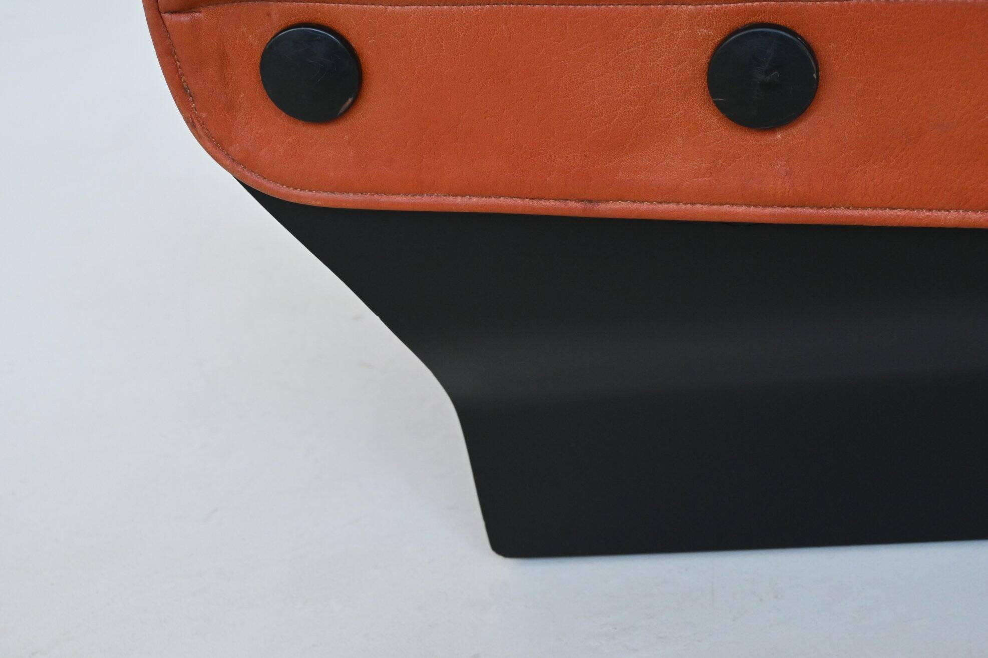 Osvaldi Borsani P110 'Canada' lounge chair Tecno Italy 1965