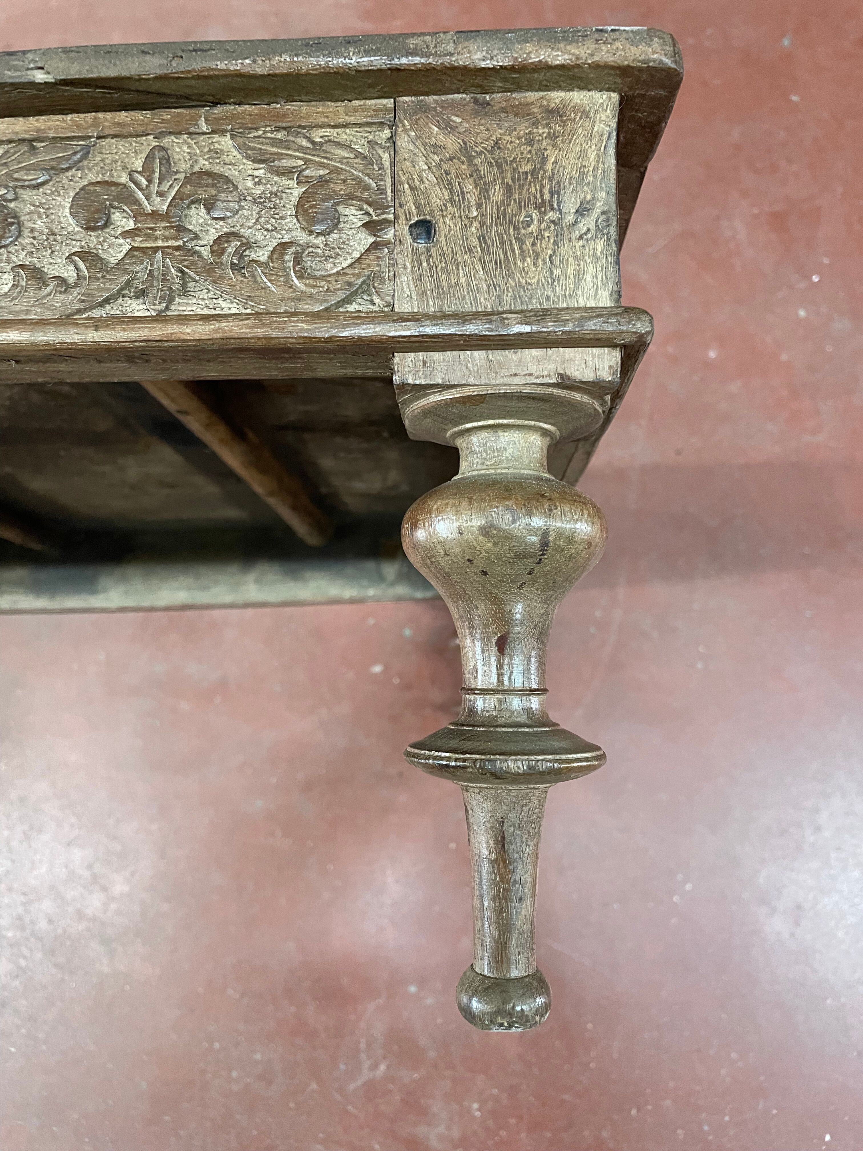 Ancient india square coffee table in solid teak wood decorated with a rosette