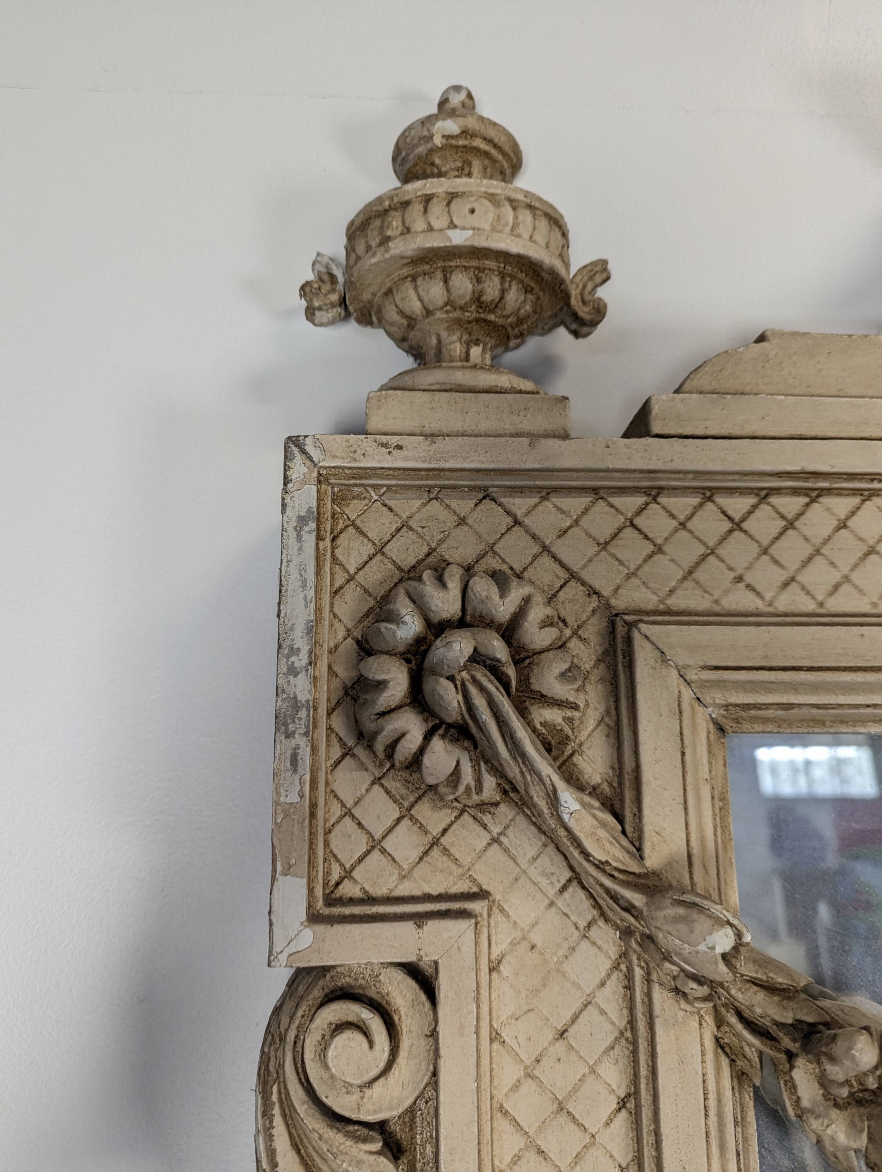 Miroir d'entrée de Château réchampi de style Louis XVI