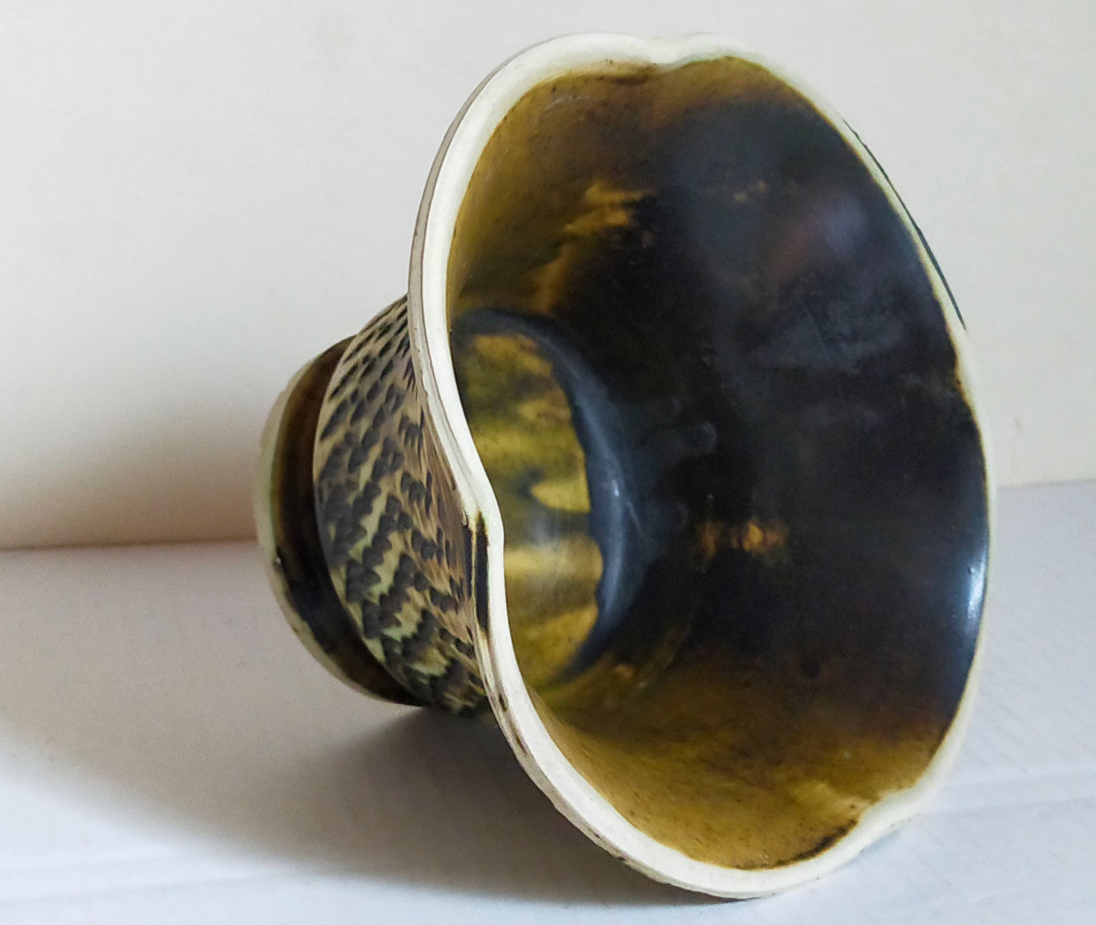 Ceramic planter with vintage scarifications from the 1950s