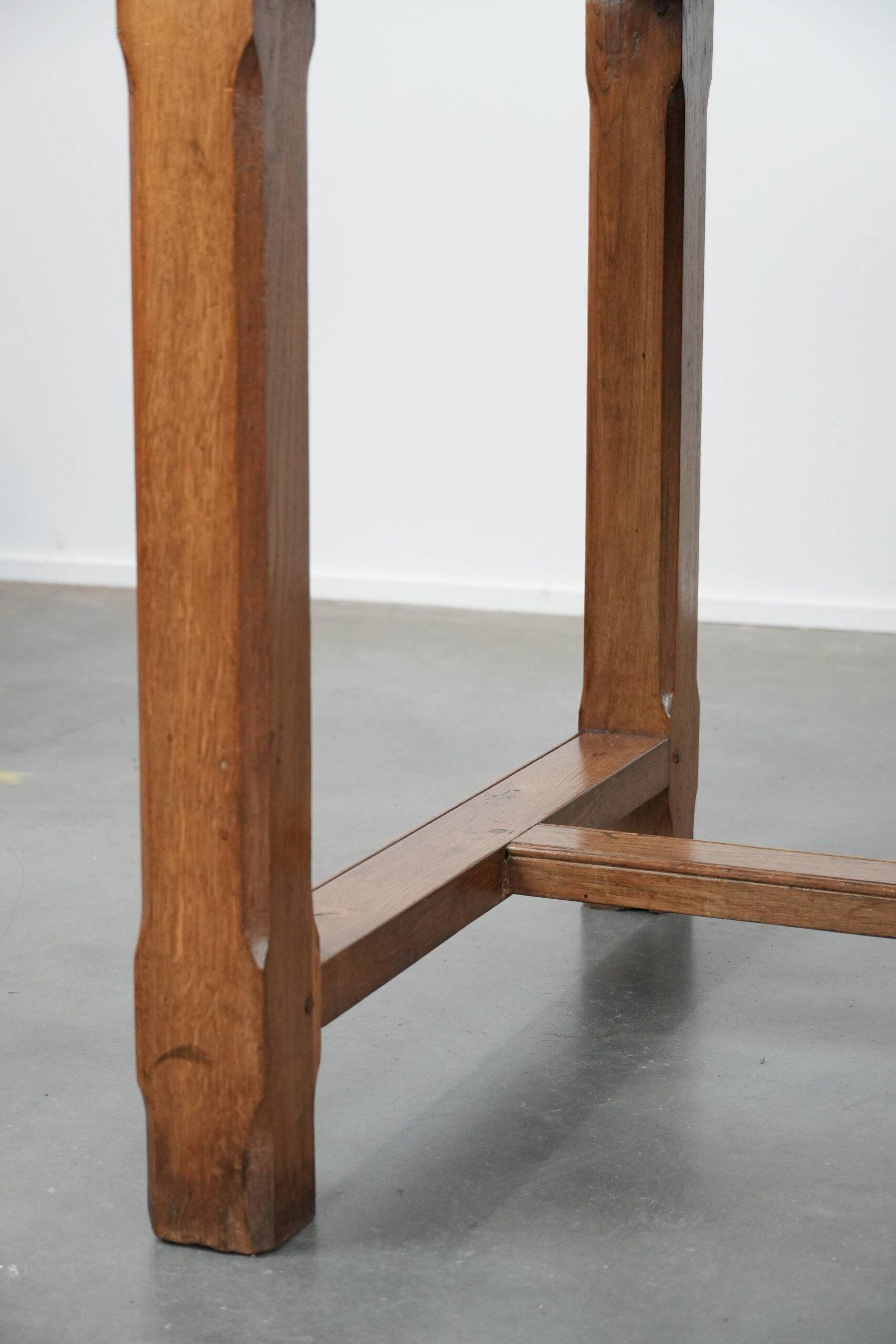 Grande table à manger antique française pour 6 à 8 personnes.