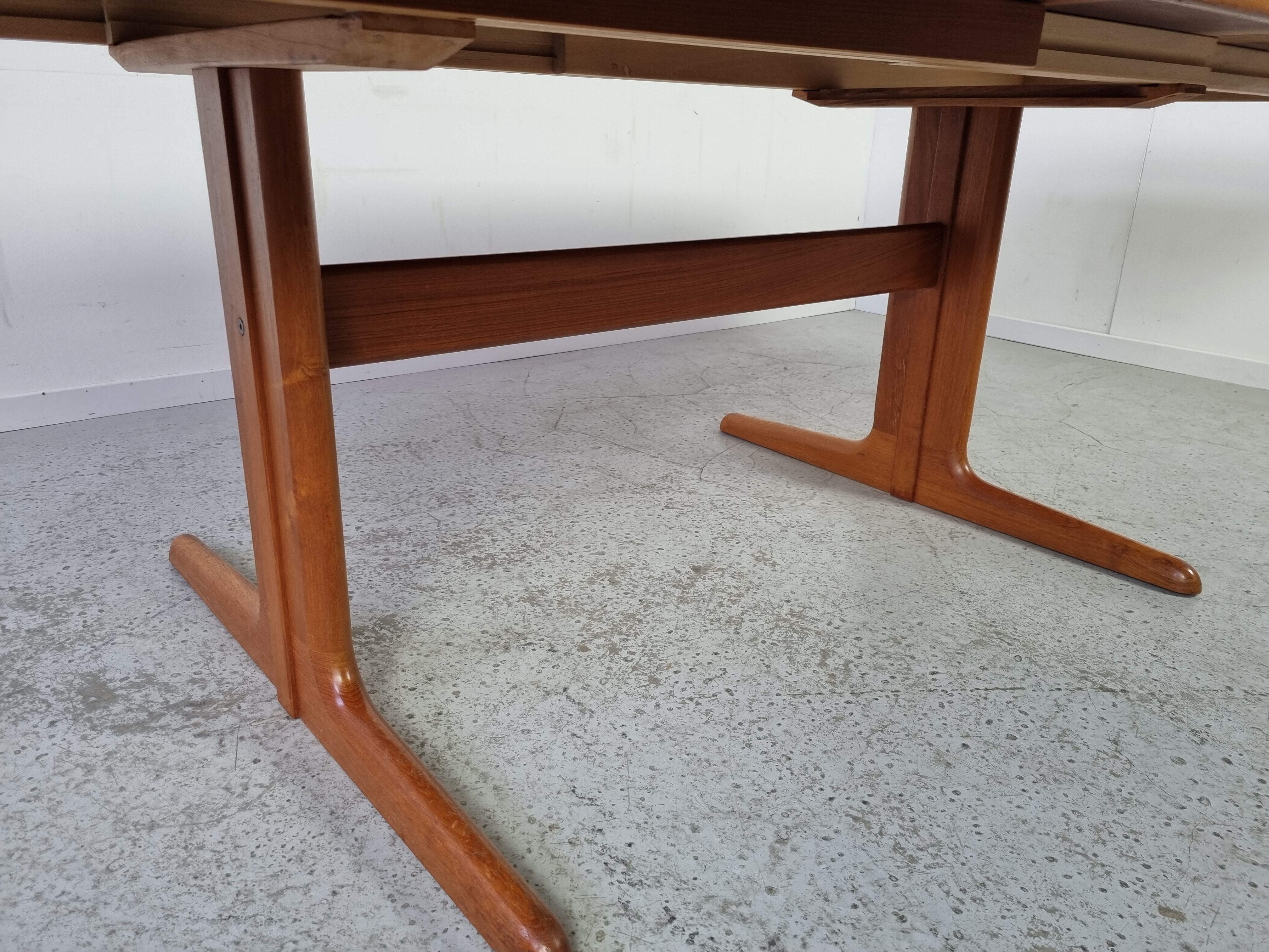 Extendable teak dining table from Dyrlund, Denmark 60s