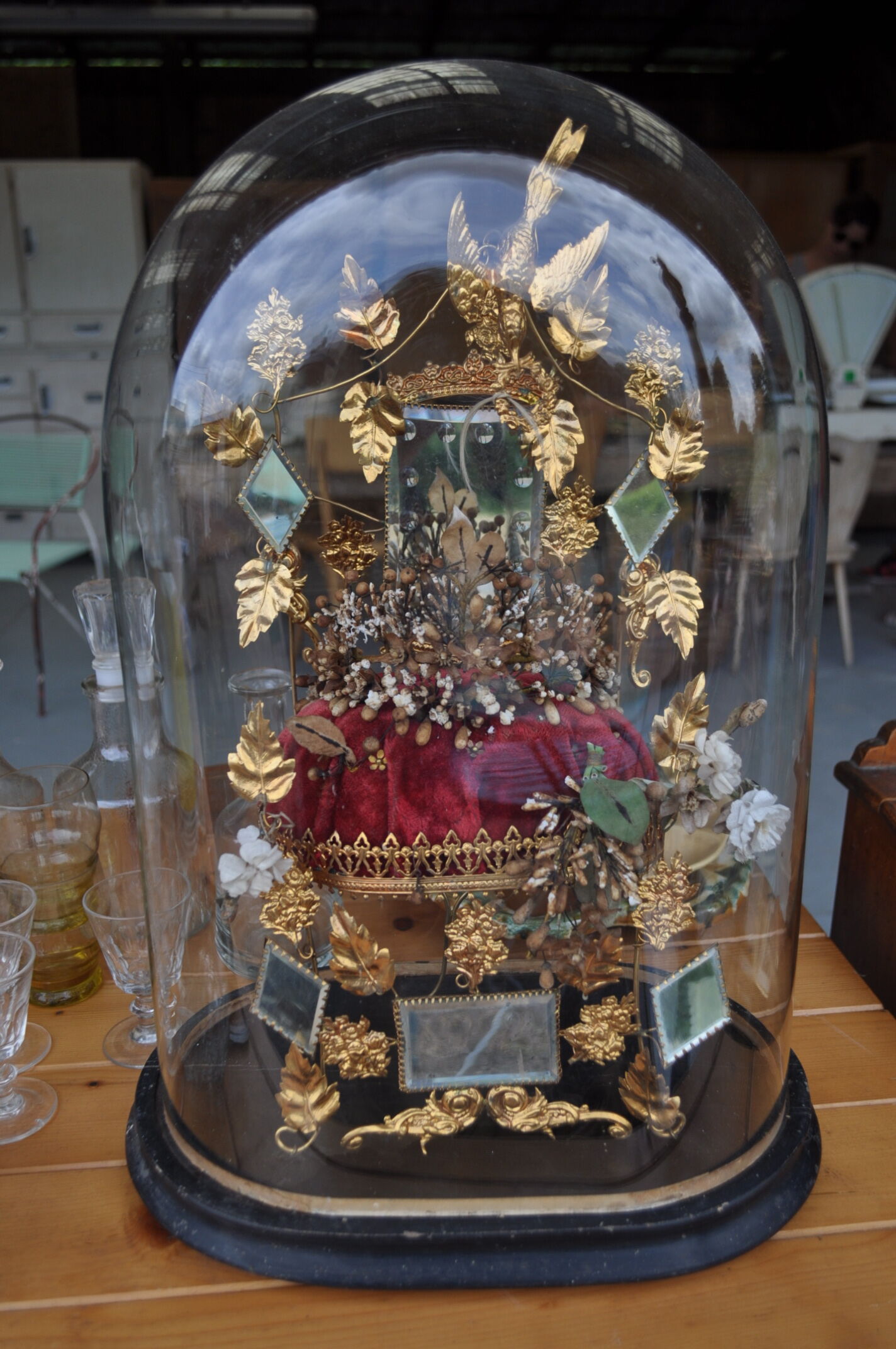 Napoleon III bridal globe complete.