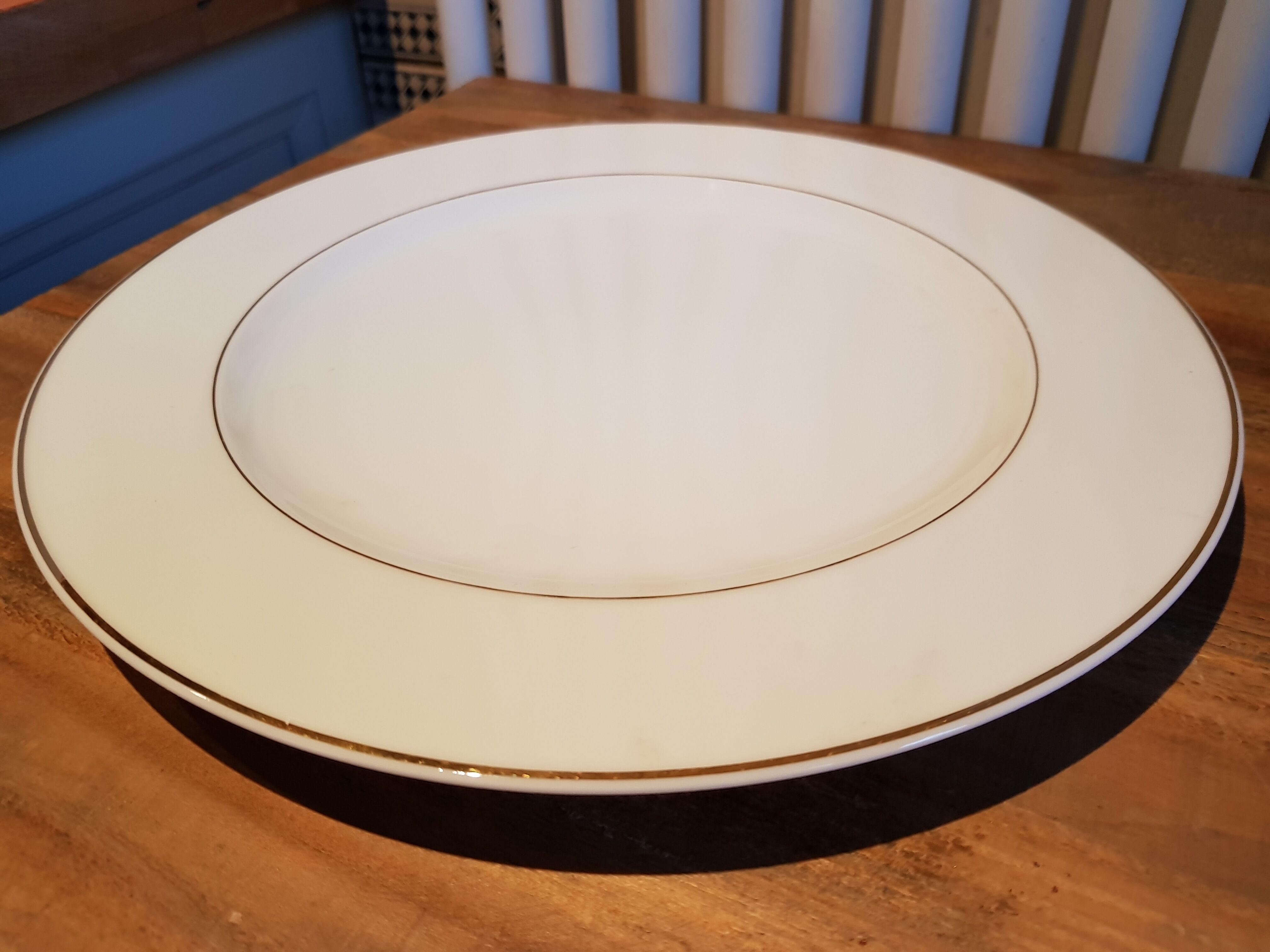 Set of 6 flat plates porcelain liserets gold Guy Degrenne