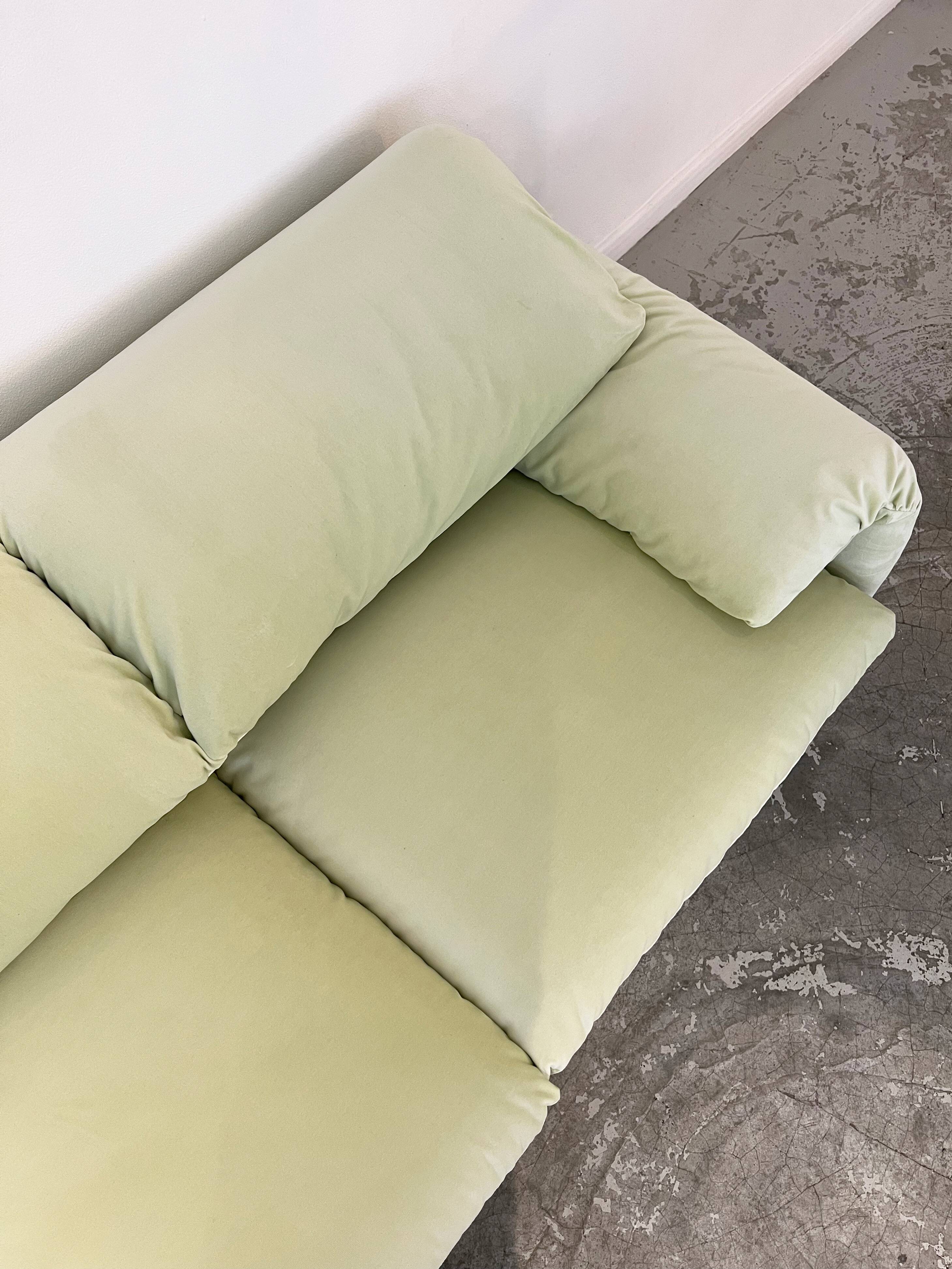 Maralunga 3-seater sofa by Vico Magistretti for Cassina Italy 1973