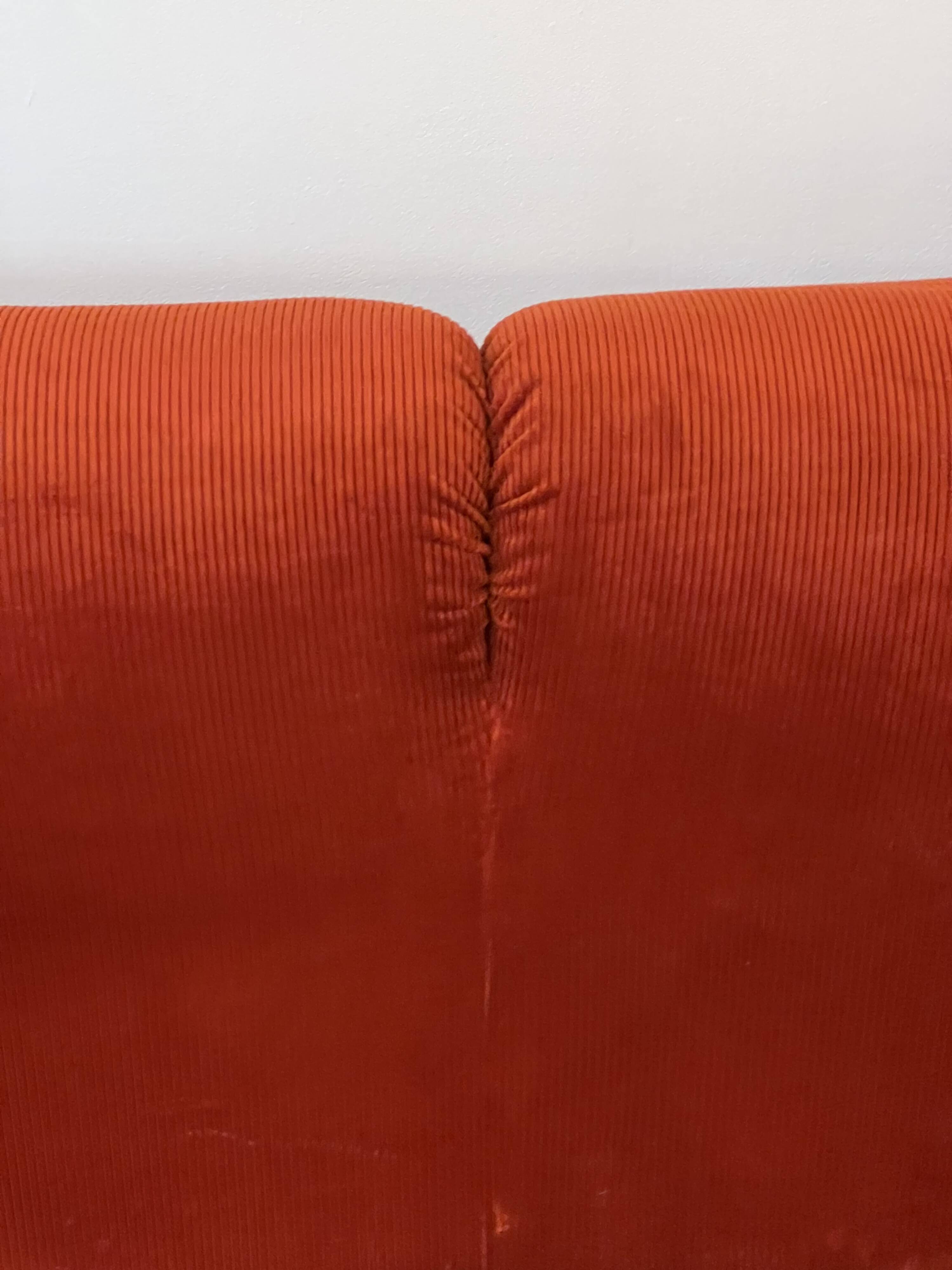 Maralunga 2-seater sofa by Vico Magistretti for Cassina Italy 1973