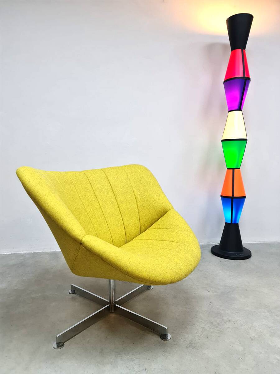 Dutch vintage design swivel chair 'Lips' Rohé Noordwolde 60s