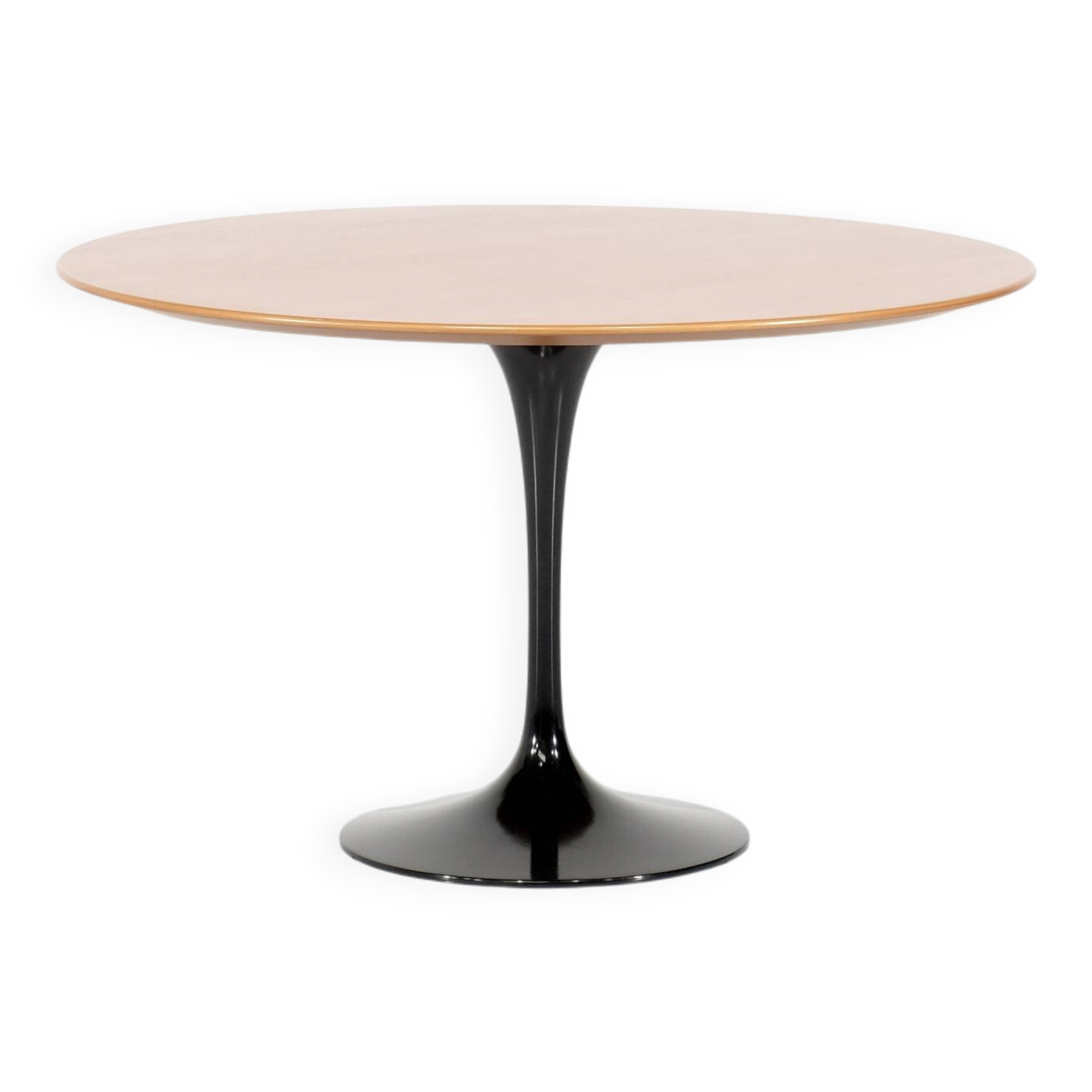 Wooden "Tulip" table by Eero Saarinen for Knoll Studio, USA 1958.