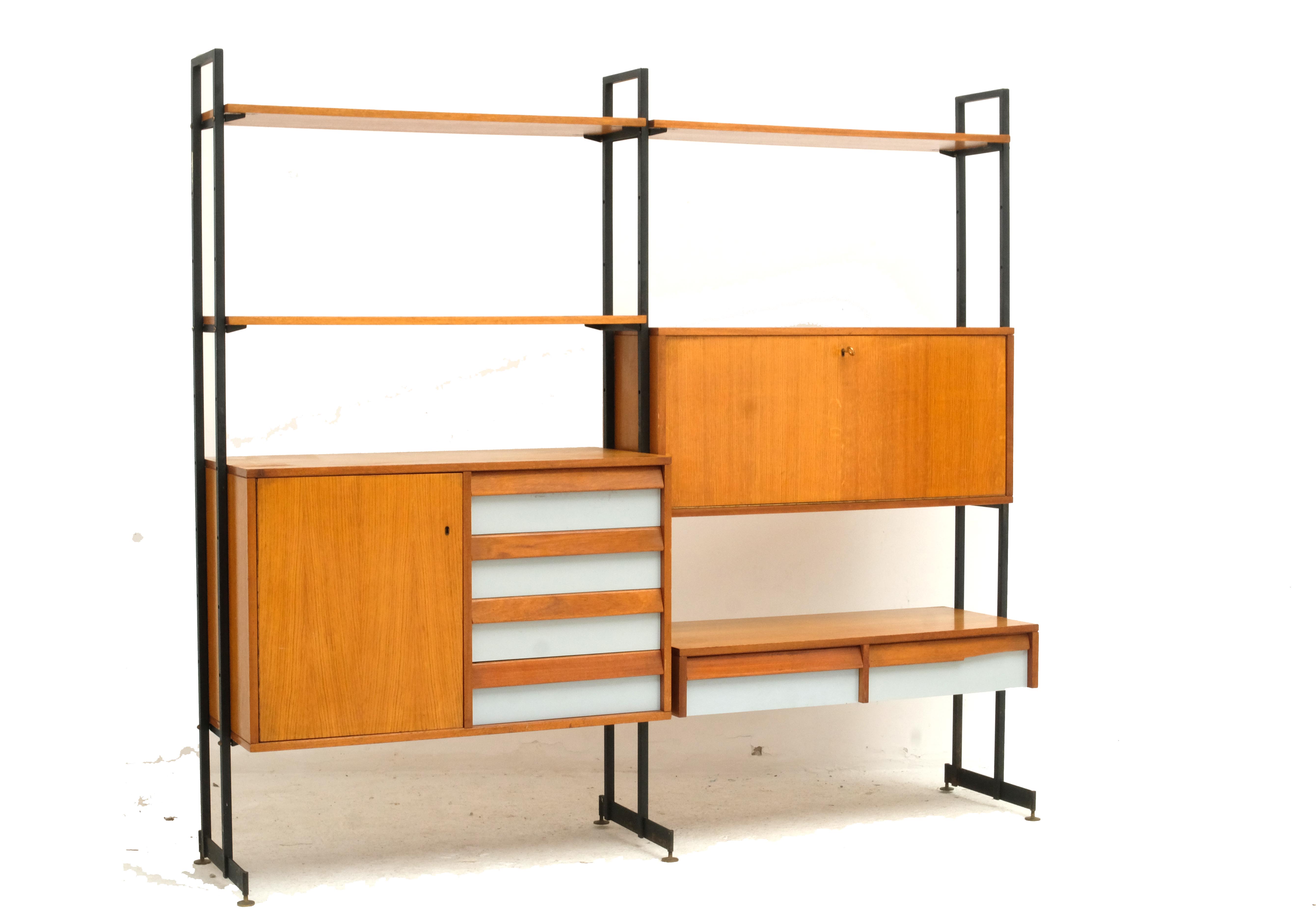 Free standing wall unit by 'Val Dera', Italy 1950's