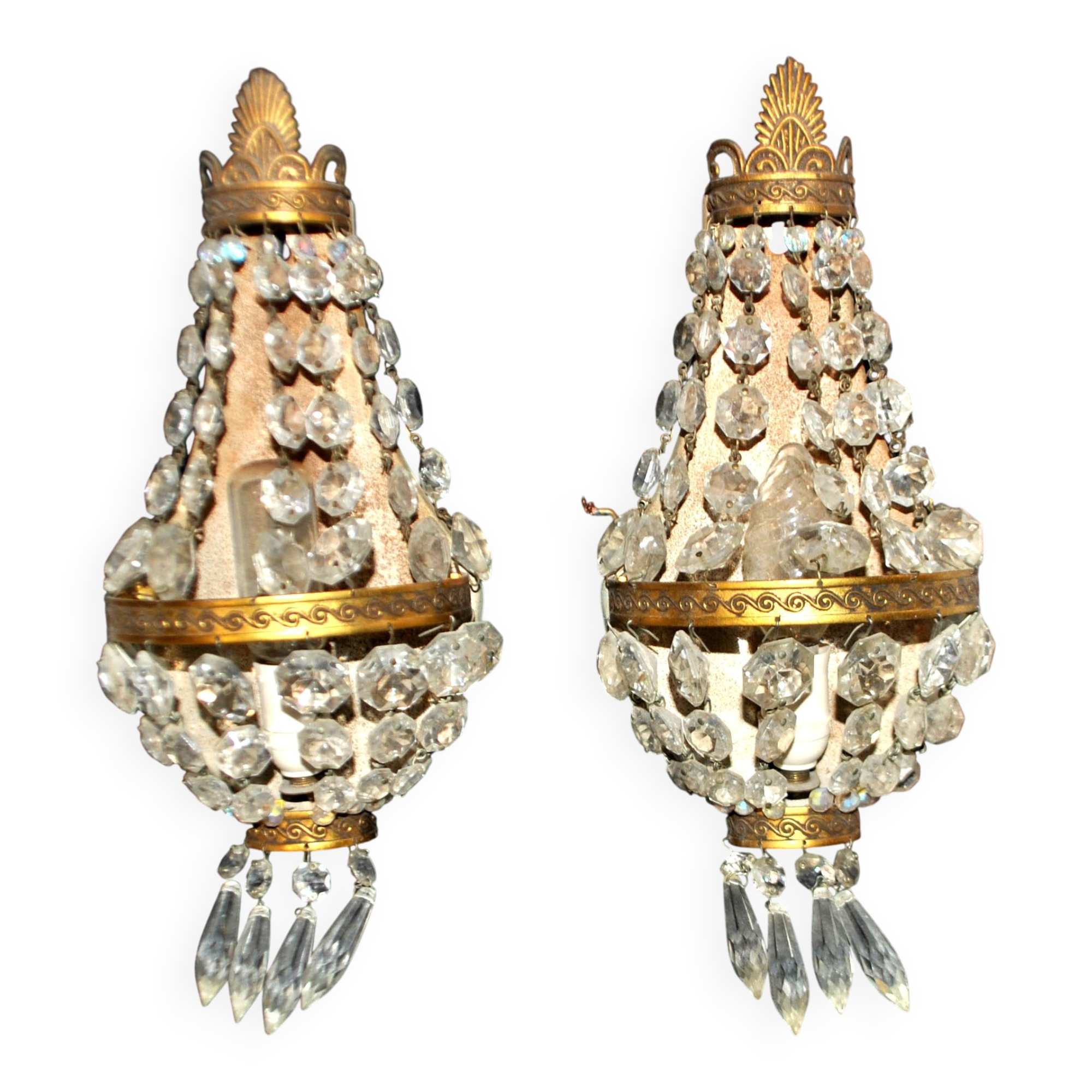Pair of vintage lamps: wall lights with gold trim and cut crystal.