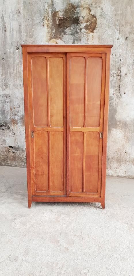 Parisian wardrobe with sliding doors