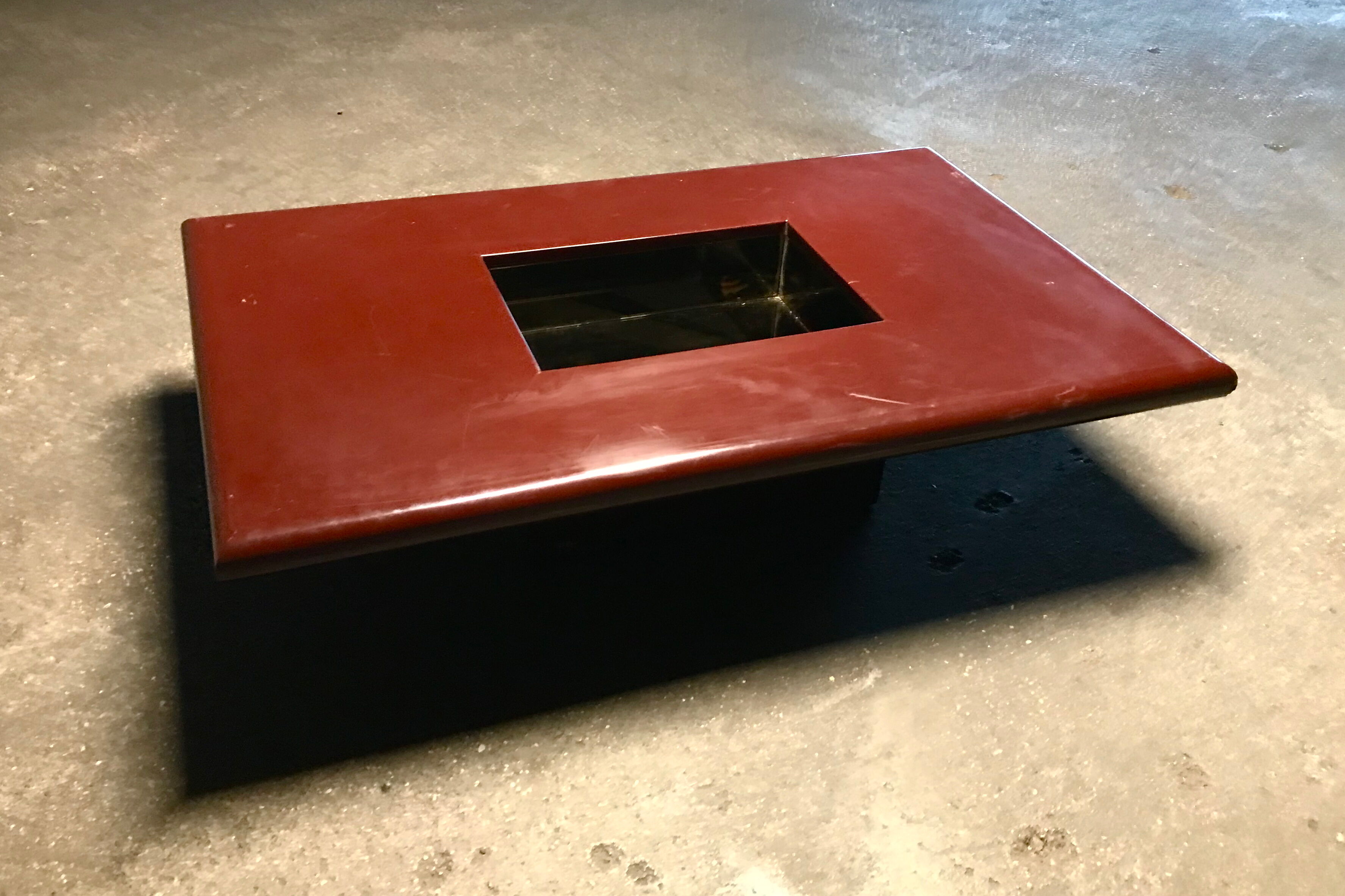 Table basse de Jean Claude mahey, laque, 1970, design vintage