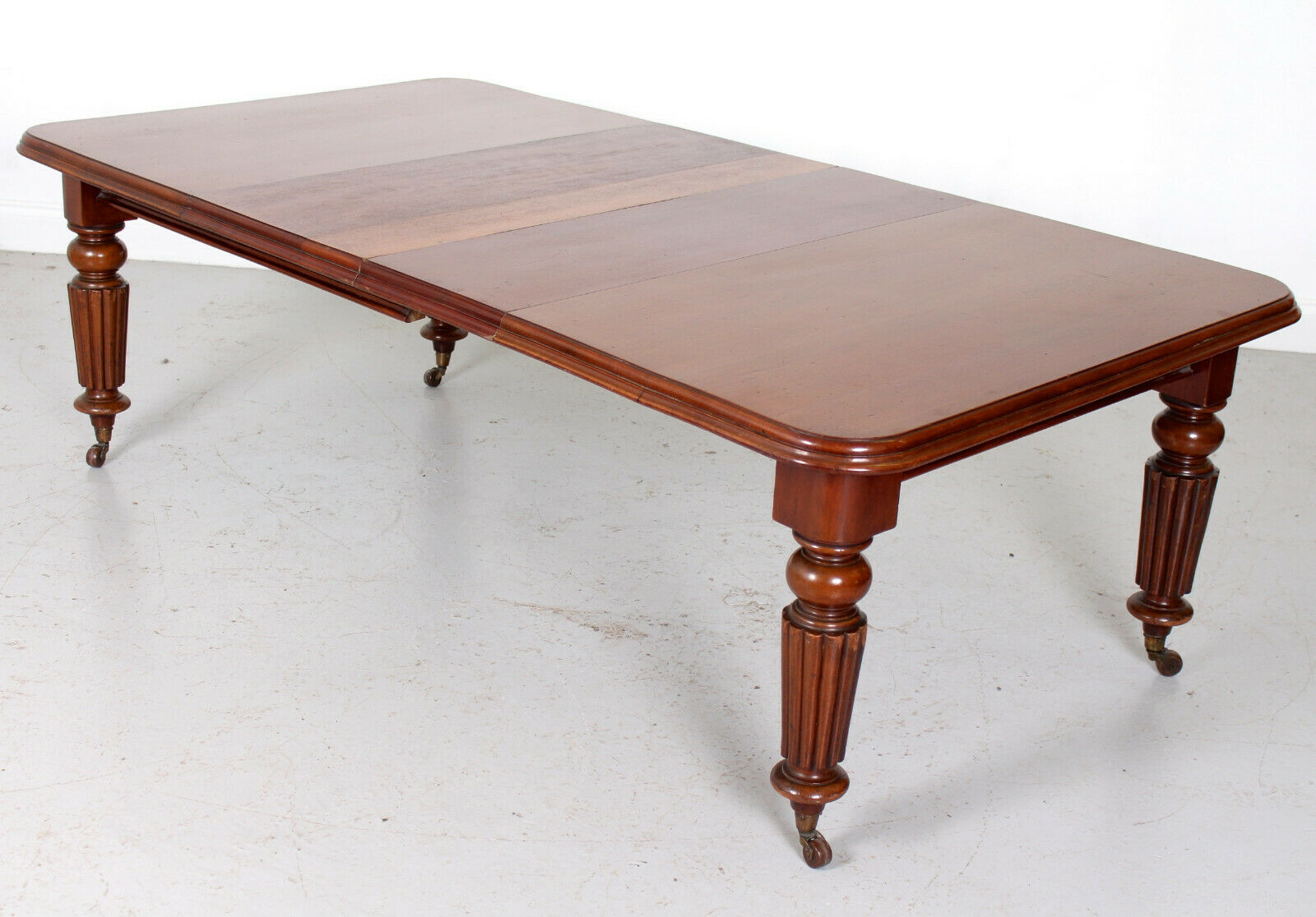 19Th Century mahogany dining table
