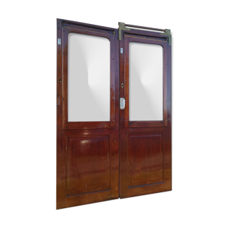 Train doors set