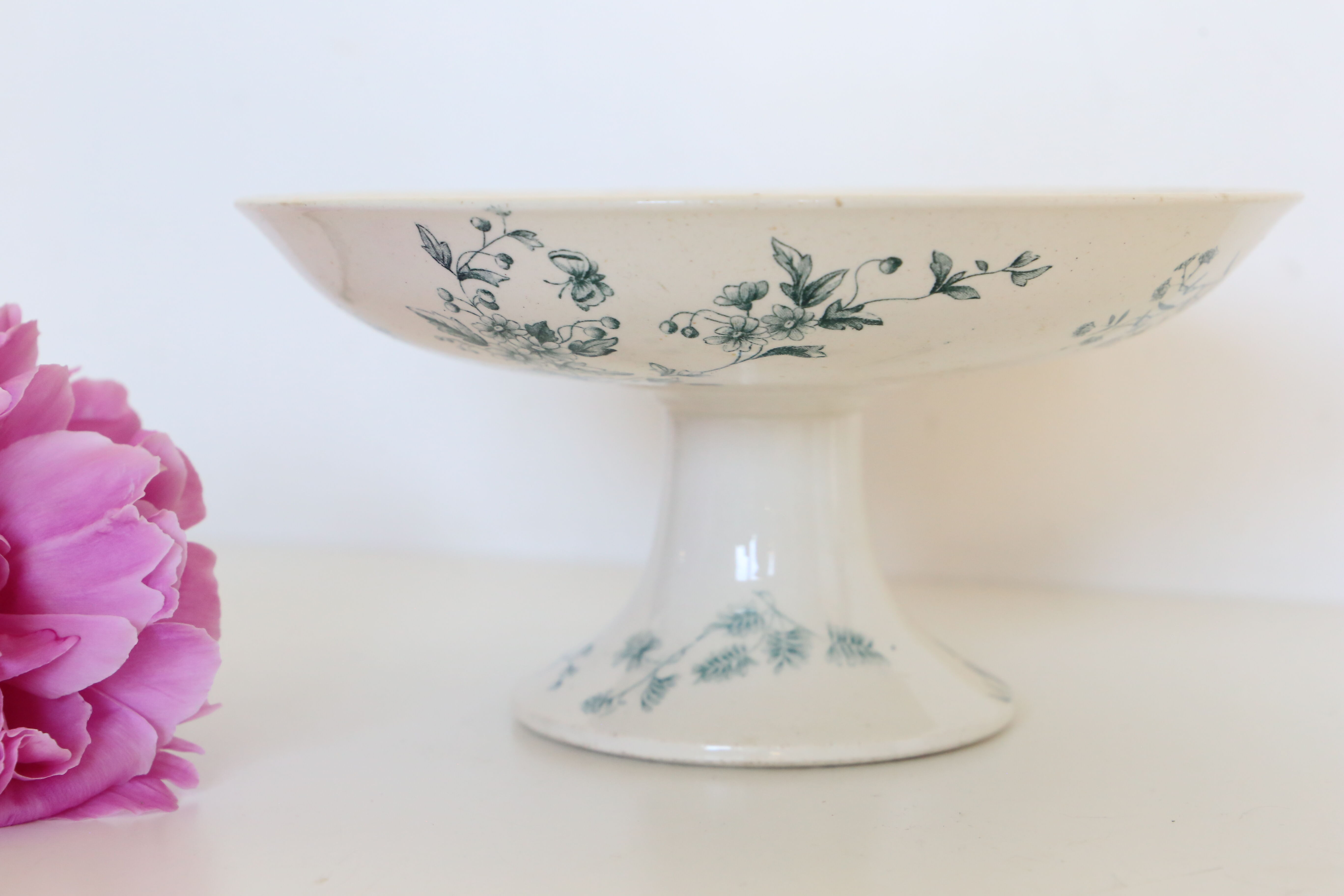 Servant dish on piedouche / compotier, Terre de Ferre, Longwy cute pattern, Vintage, early 19th