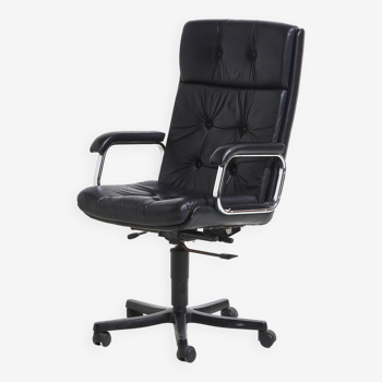 Italian chrome framed office swivel armchair