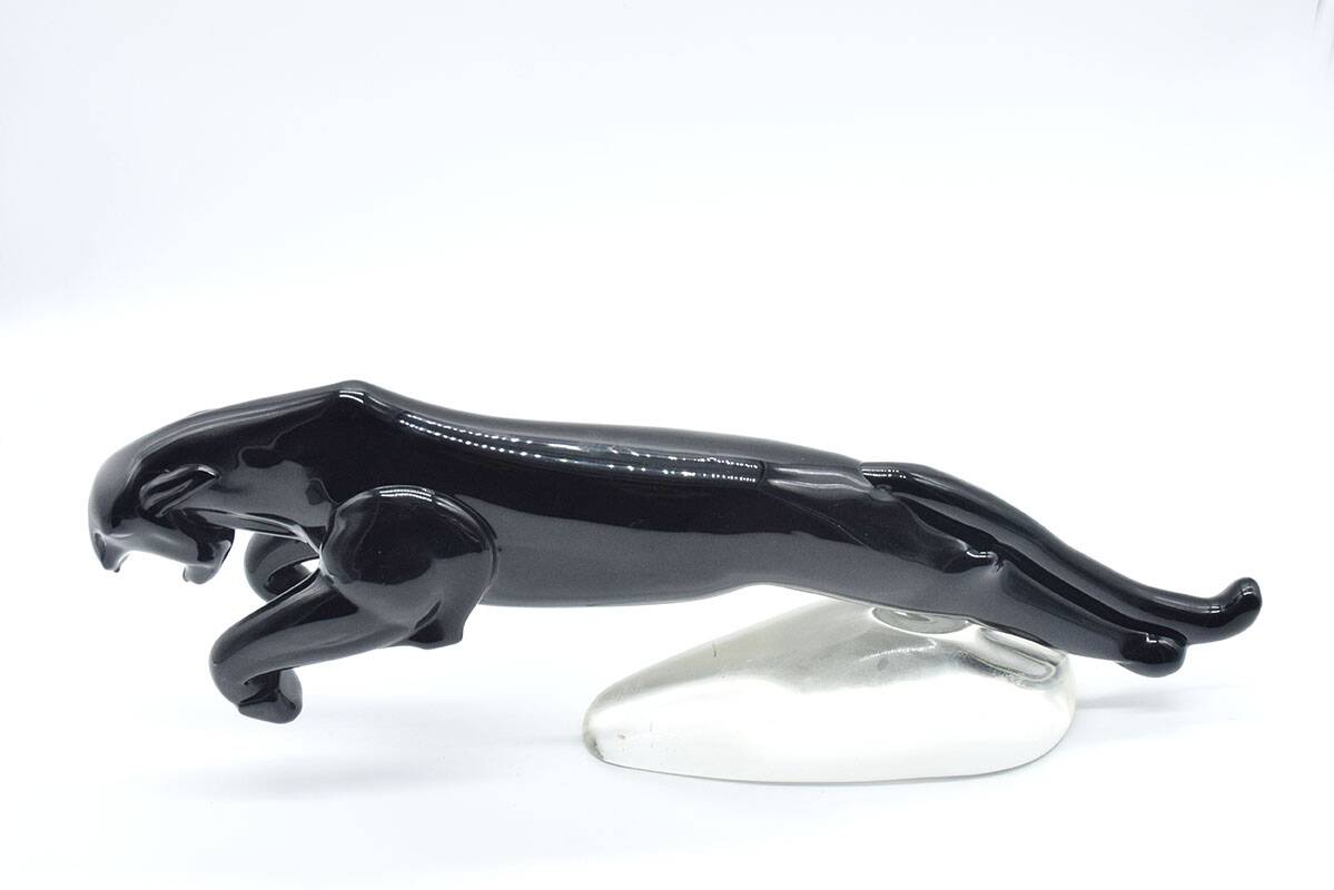 Large Deco sculpture of a panther in Murano glass, 1940s