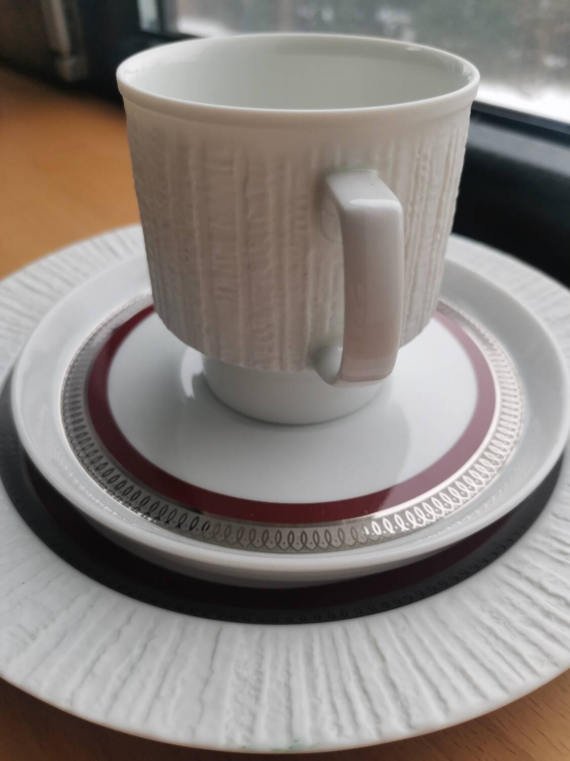 Ensemble de café vintage allemand pour 6 personnes par Thomas Arcta, bourgogne et platine.