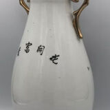 Vase in asian porcelain decorated with birds
