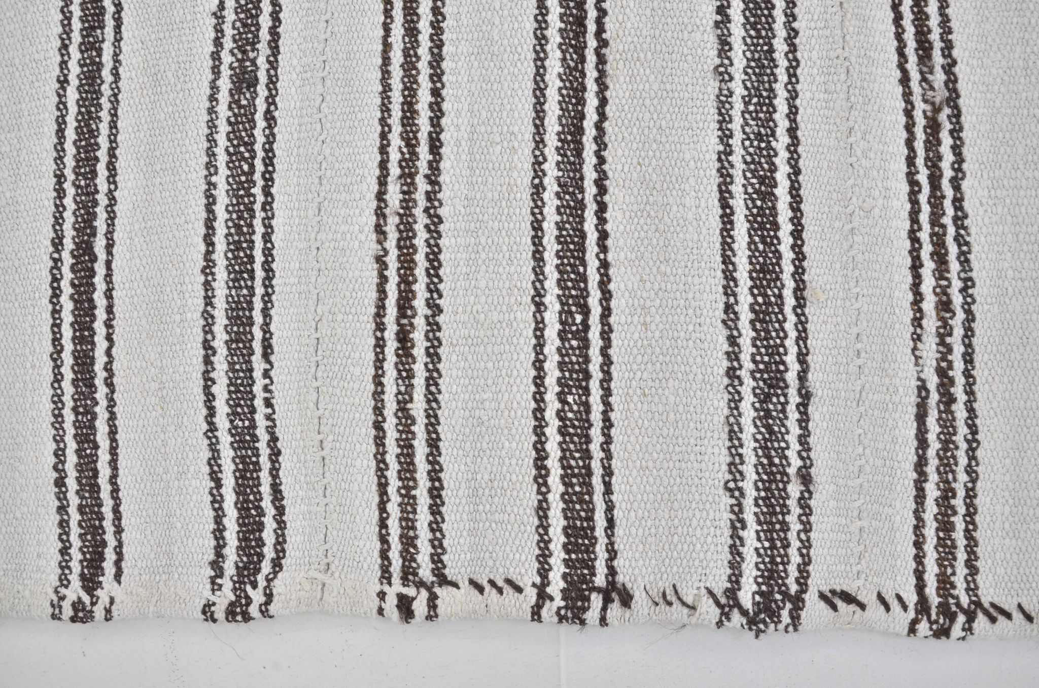 Tapis kilim turc vintage neutre sku 3680