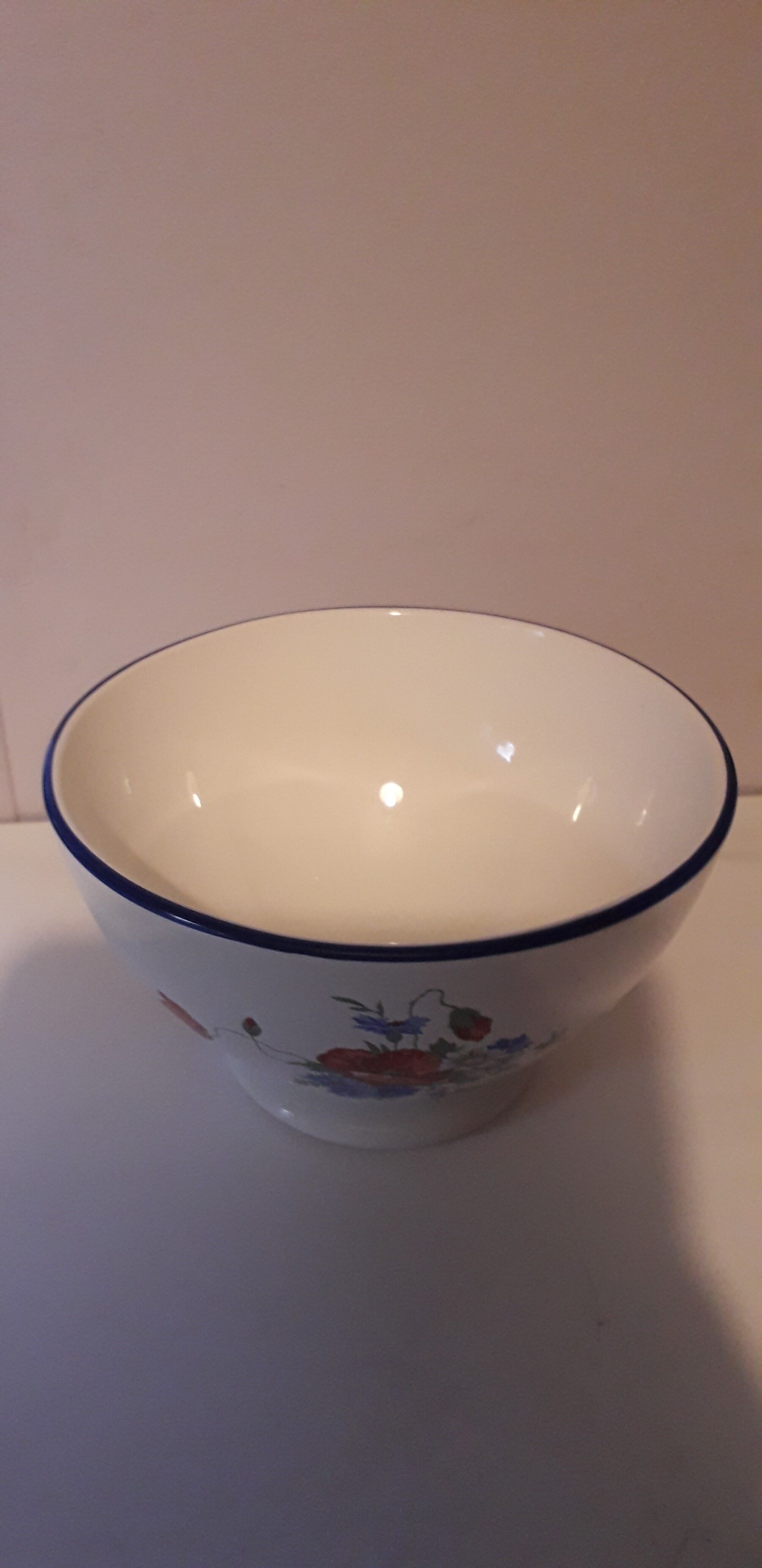 Old ceramic bowl "poppies" of Salins