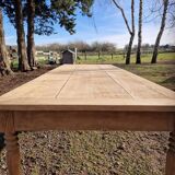 Farm table