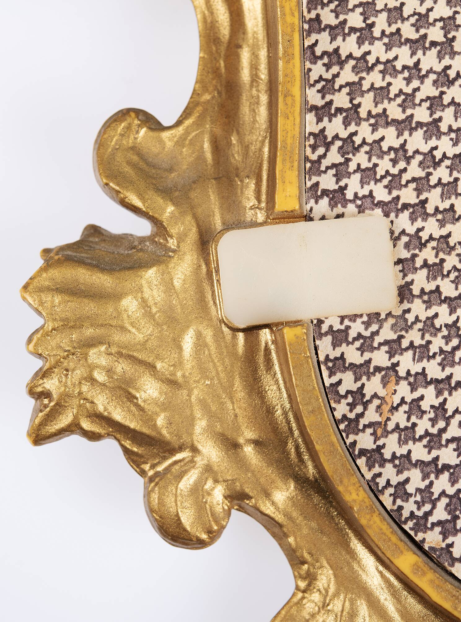 Baroque mirror in golden resin