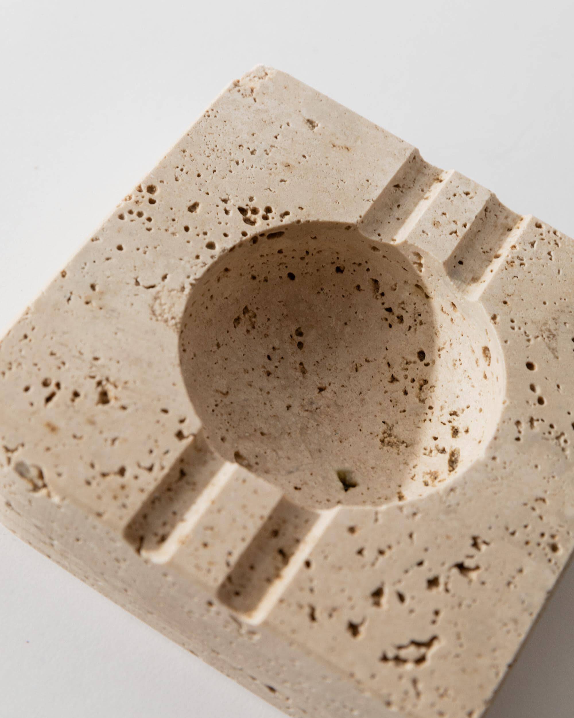 Vintage alabaster ashtray from the 1960s, beige stone, mid-century design, San Gimignano, Italy.