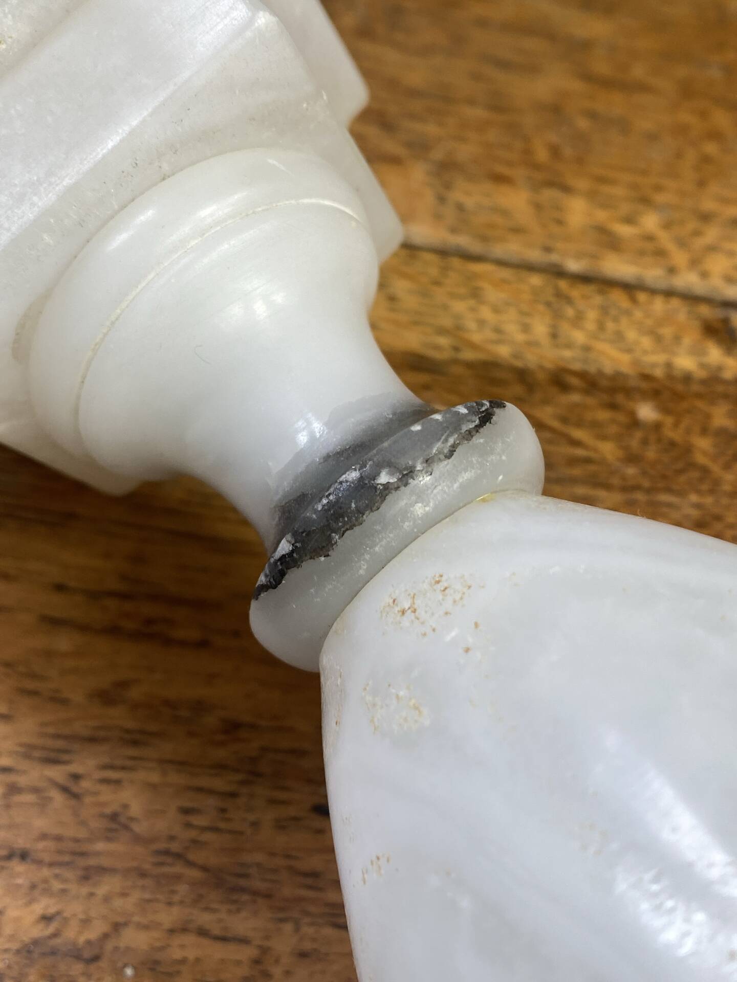 Alabaster lamp base