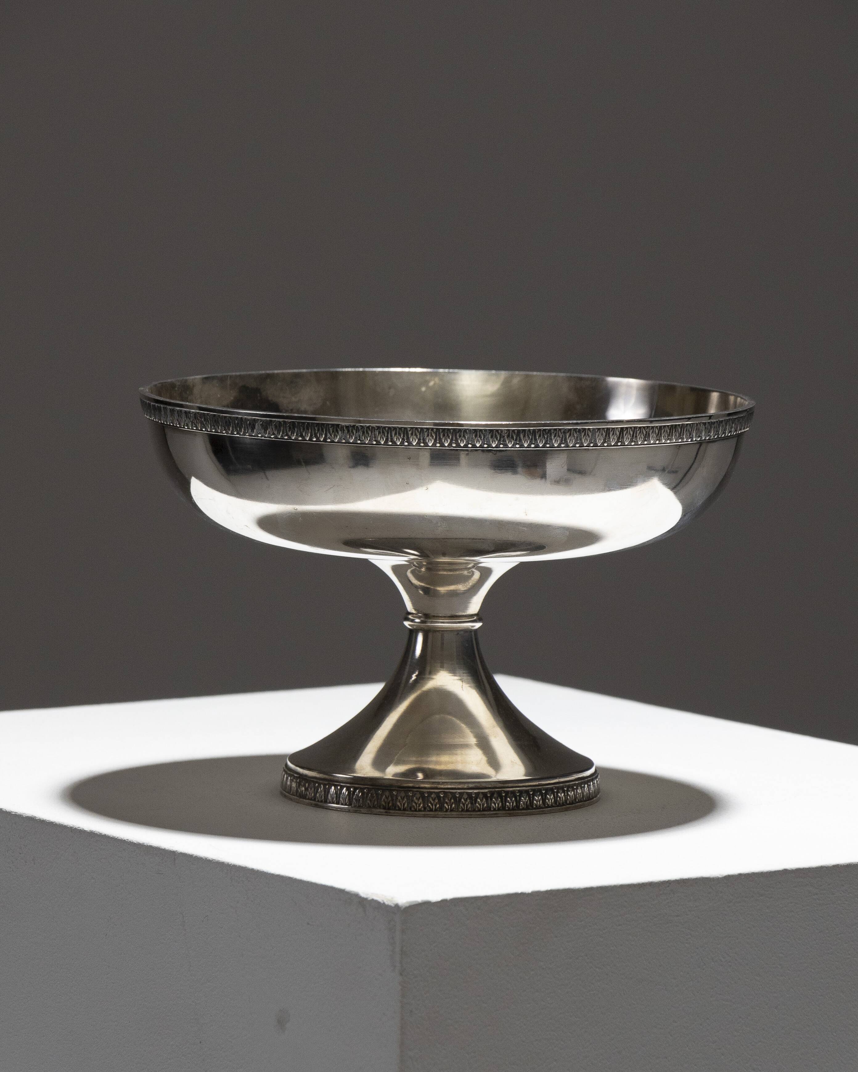Silver-plated metal footed bowl decorated with two palmette friezes