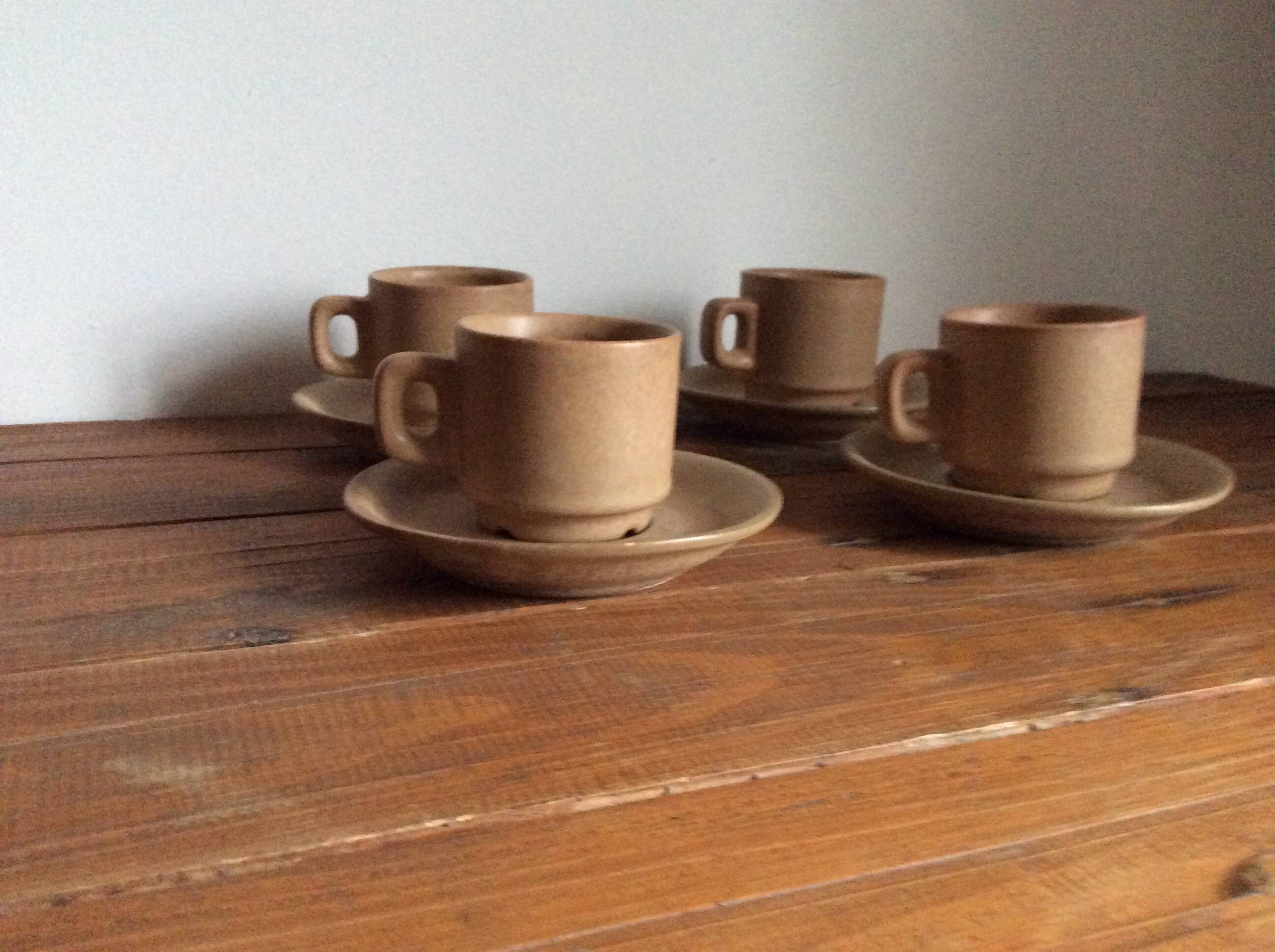 4 stoneware coffee cups