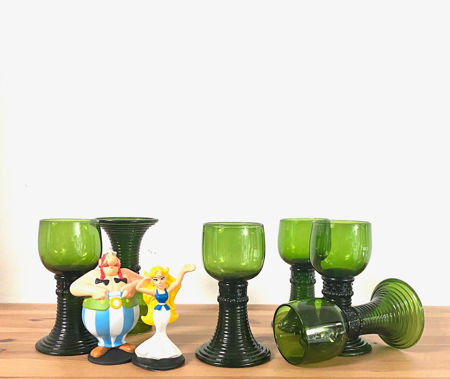 Service of 6 roemer glasses in green crystal