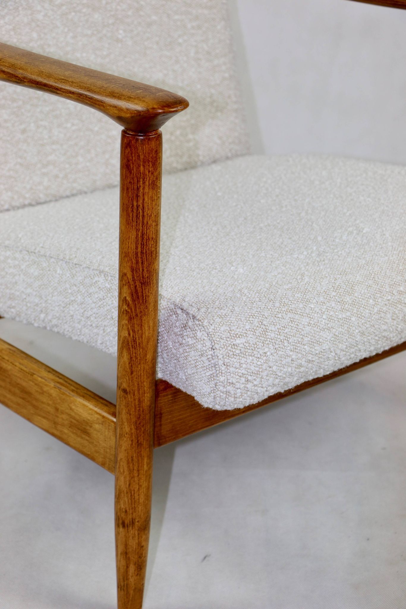 GFM-142 armchair, design by Edmund Homa from the 70s, white ivory boucle - 2 pieces available