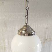 Suspension Bauhaus globe opaline diam. 20 cm - années 30